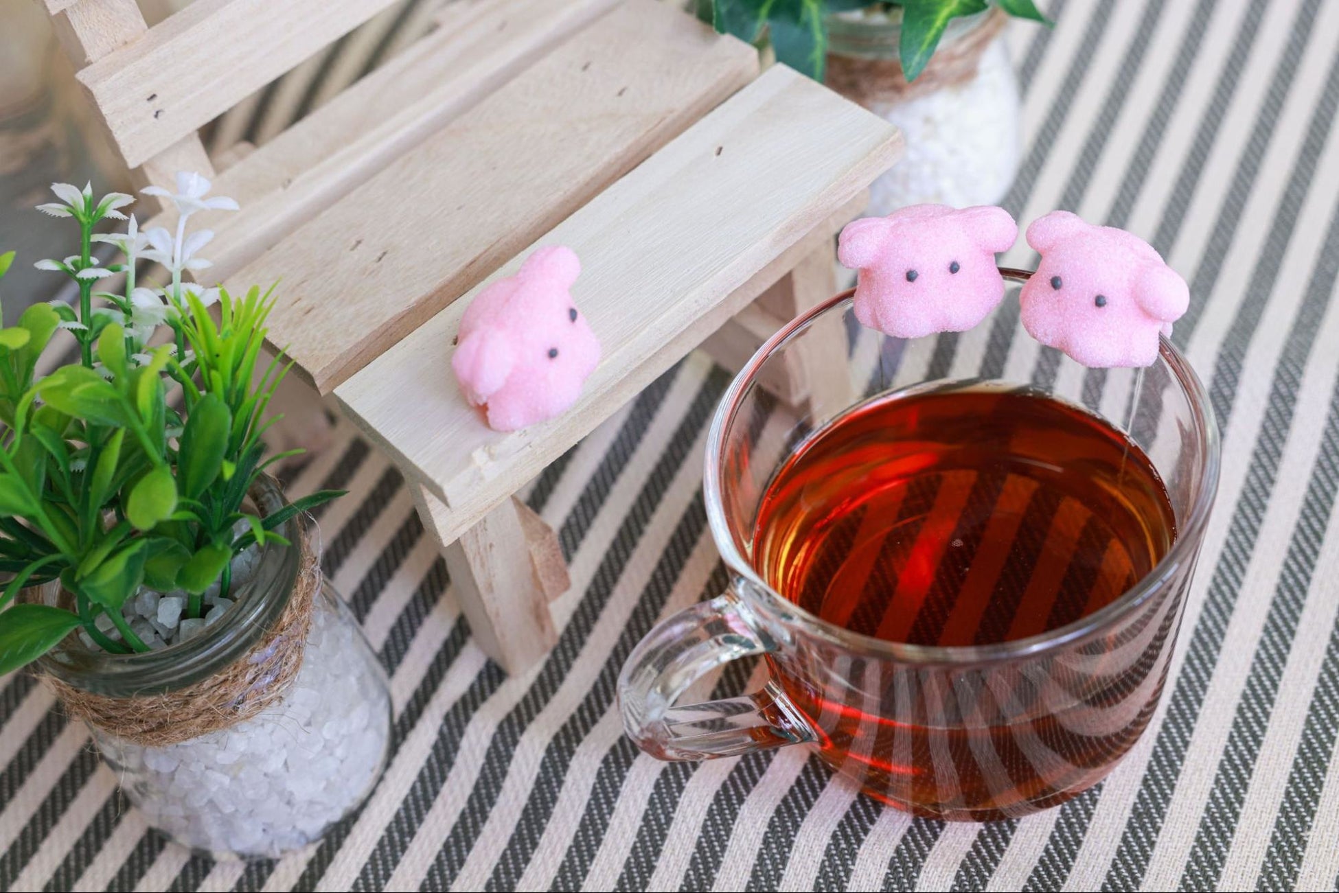 Campfire Creation カップのフチに乗る深海のアイドル めんだこ シュガー 商品化を目指しクラウドファンディングを開始 株式会社campfireのプレスリリース Campfire Creation カップのフチに乗る深海のアイドル めんだこ シュガー 商品化を目指しクラウドファンディングを開始 株式会社campfireのプレスリリース