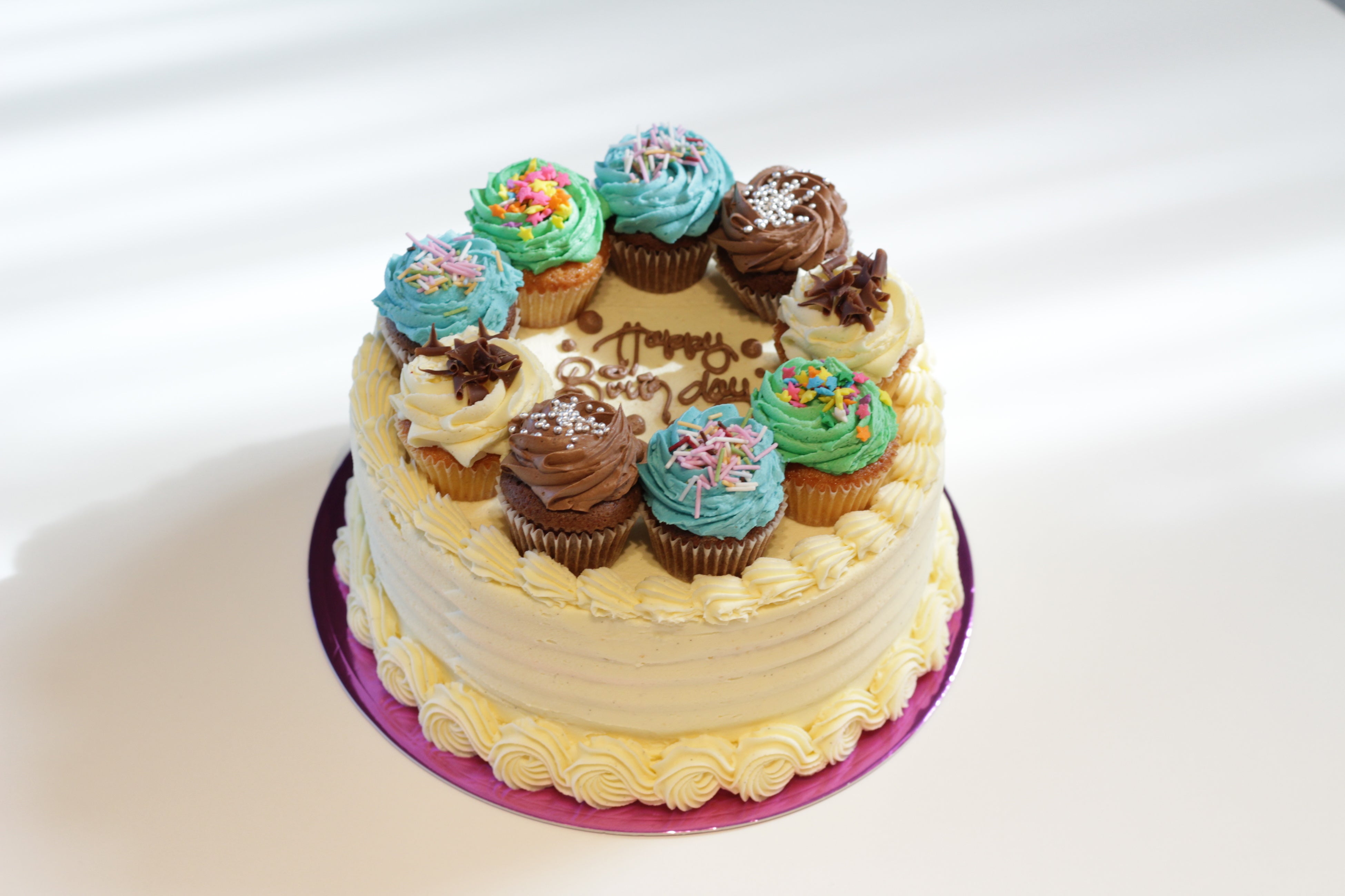 パーティーケーキ（6号サイズ）