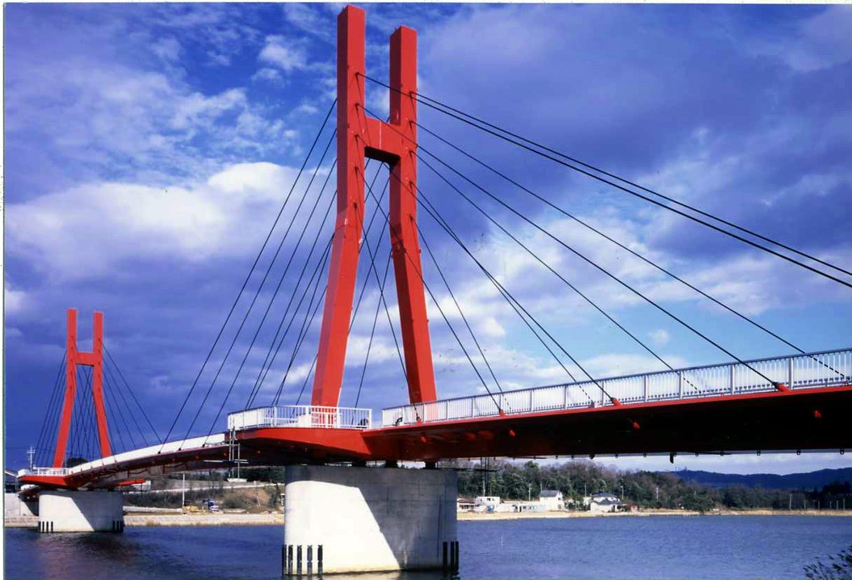 北潟湖の赤い橋「アイリスブリッジ」