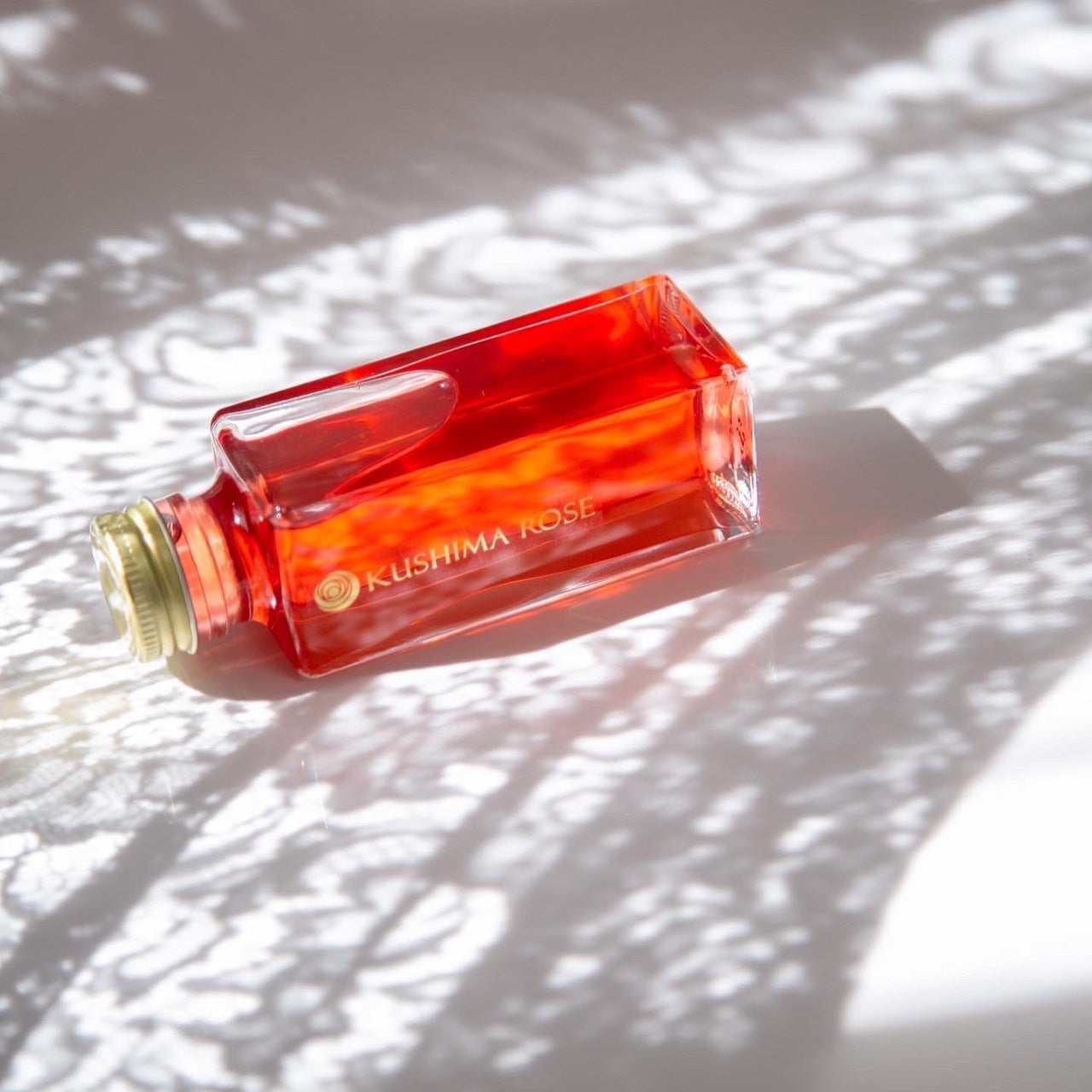 ローズシロップ”香るバラのしずく”は美容ドリンクとしても人気です