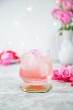 ローズシロップ1：炭酸5　で美味しいｎロゼネードの完成