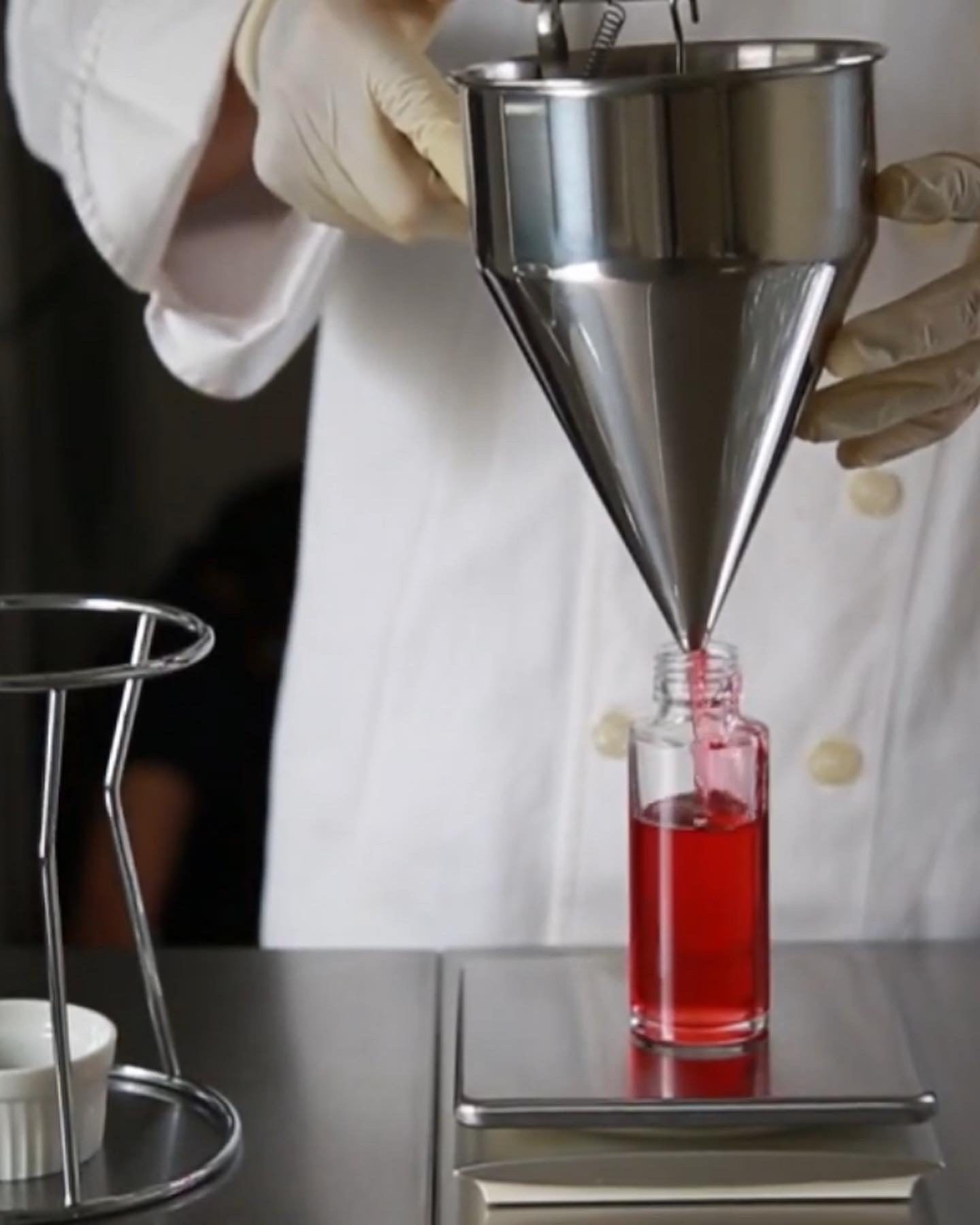 手作りのローズシロップ