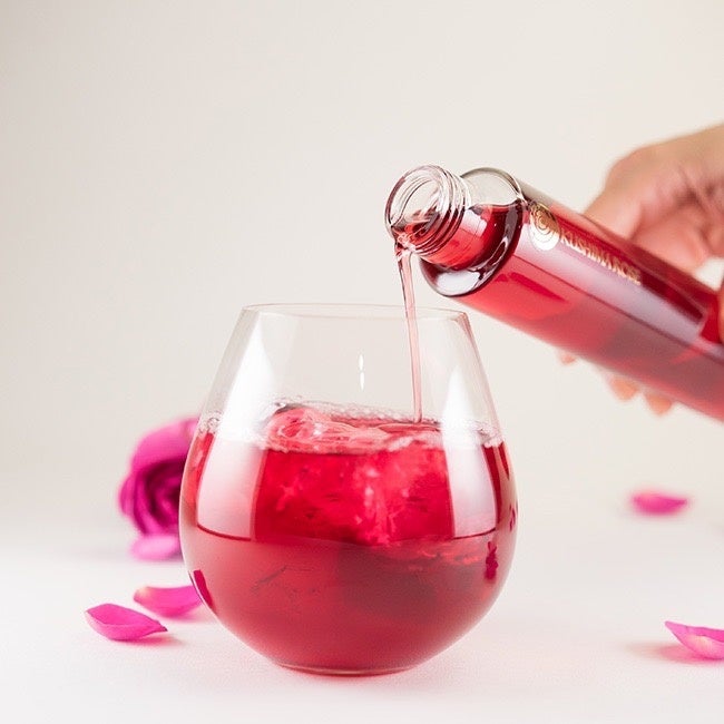 無香料、無着色のバラシロップ「香るバラのしずく」