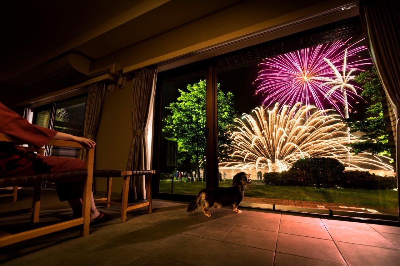 花火期間は客室から花火もお楽しみいただけます。（花火期間：4月28日～10月末迄）