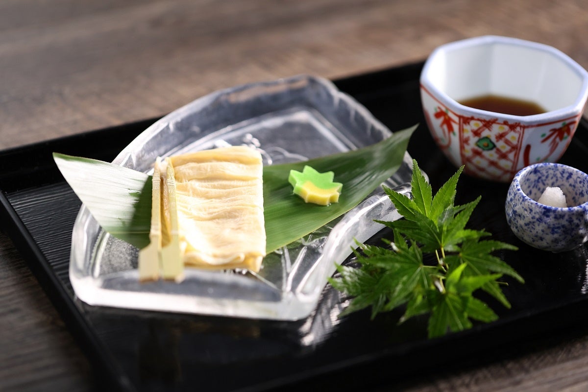 先付「自家製ゆば」