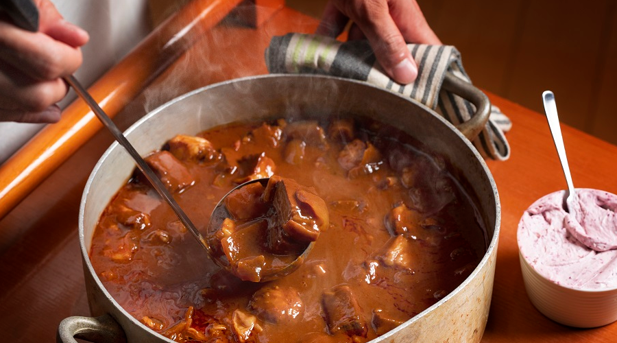 【緑の風リゾートきたゆざわ】北湯沢の冬を彩る極上の食と体験！ 冬の献立への一新と、幻想的な「冬花火」開催のお知らせ