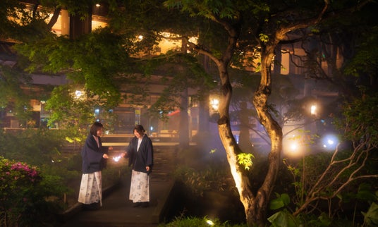 浴衣で歩く、夏の夜。100年以上の歴史を刻む日本庭園で楽しむ「花火の時間」―湯元啄木亭、8月31日までの夏限定宿泊プランを販売【函館/湯の川温泉】 浴衣で歩く、夏の夜。100年以上の歴史を刻む日本庭園で楽しむ「花火の時間」―湯元啄木亭、8月31日までの夏限定宿泊プランを販売【函館/湯の川温泉】