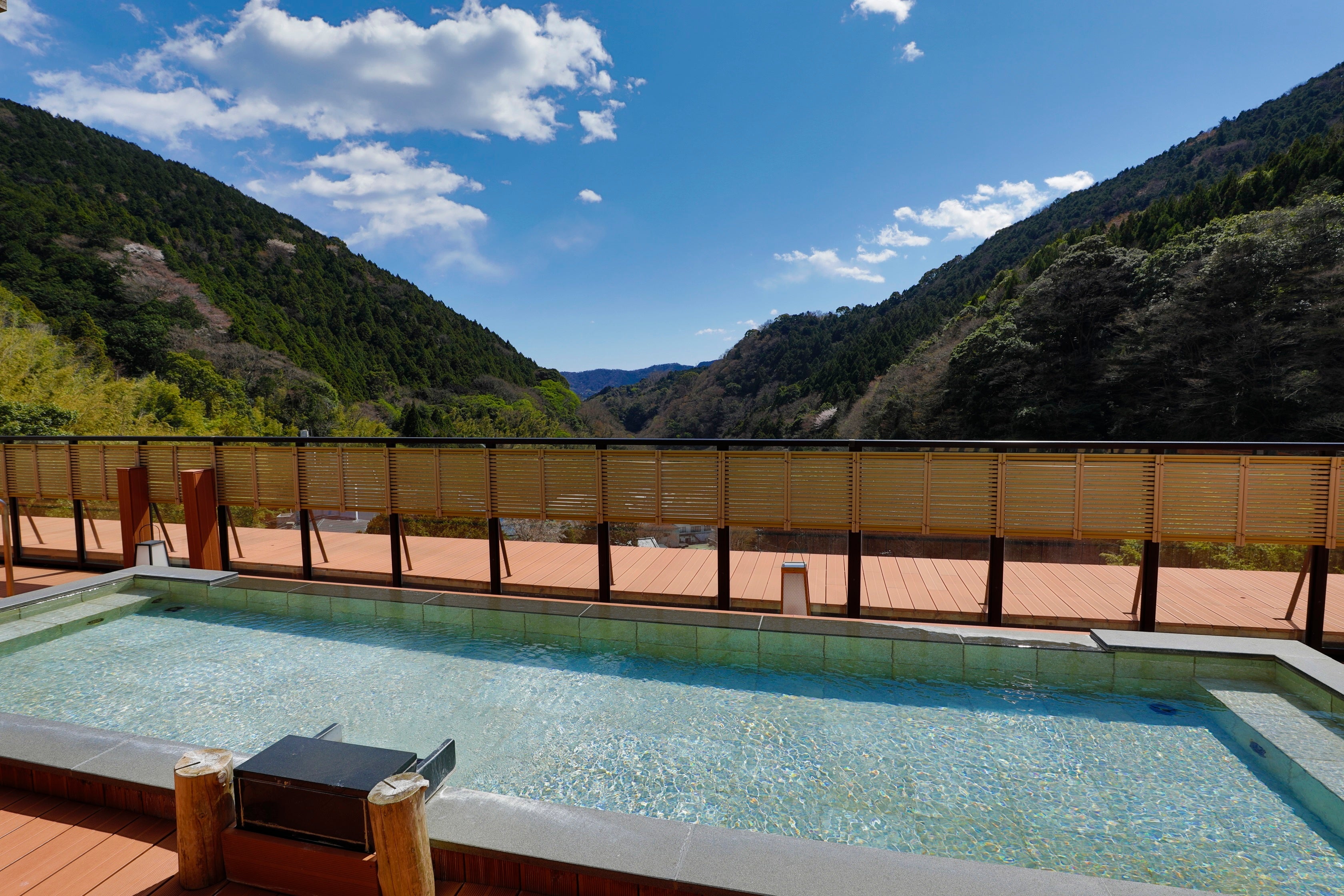 露天「大空」イメージ