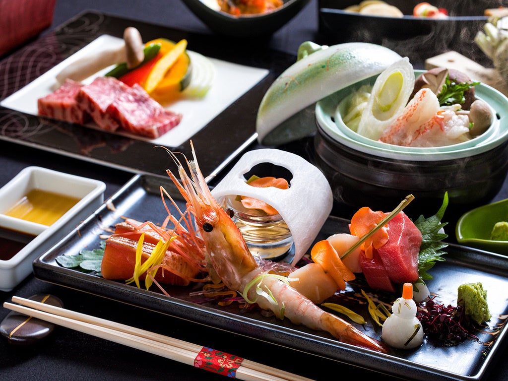 夕食は豪華に会席料理に舌鼓み！※画像はイメージです