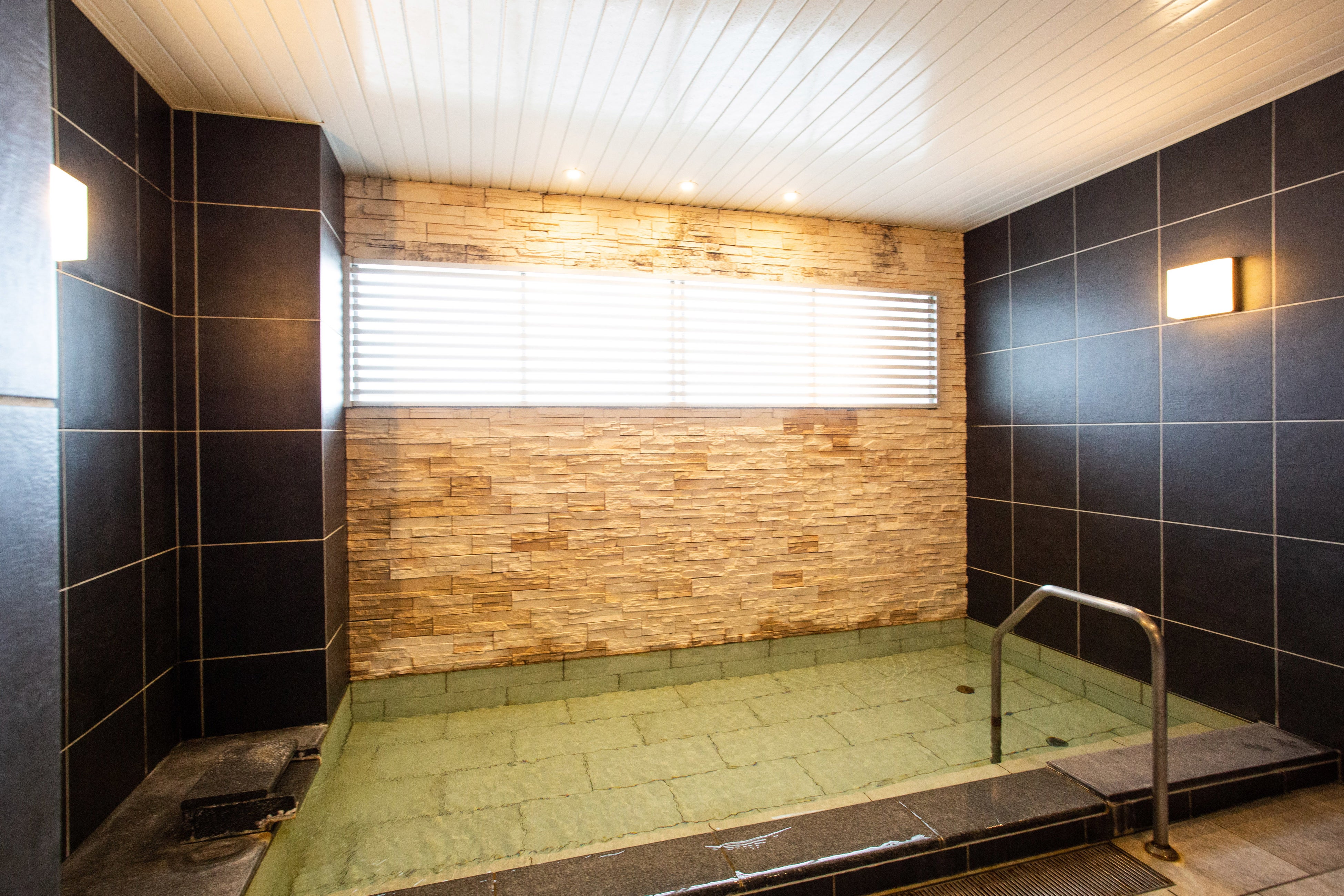 一日の終わりは貸切風呂で疲れを癒してぐっすりと・・・