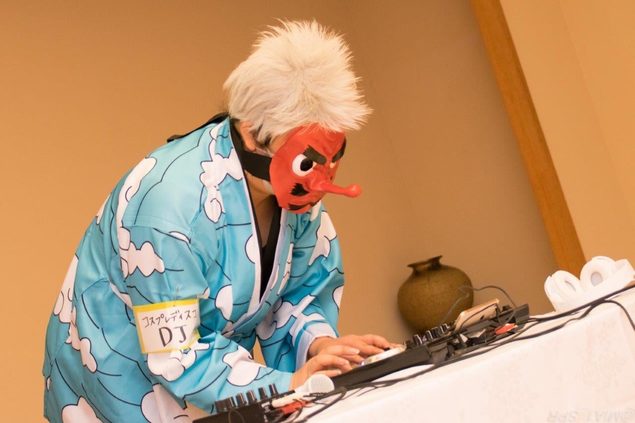 コスプレDJもいます