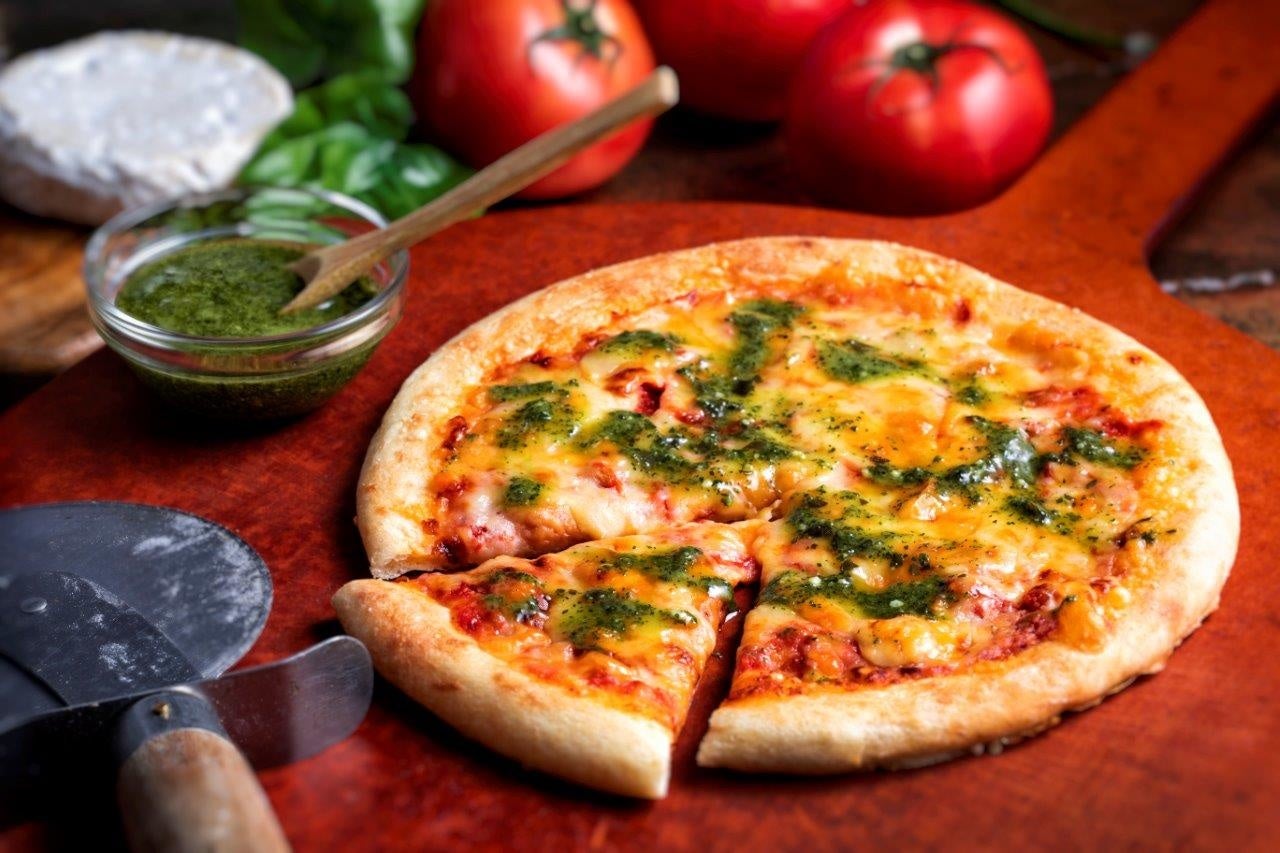 自社農園産トマトソースで作った「北海道マルゲリータ」