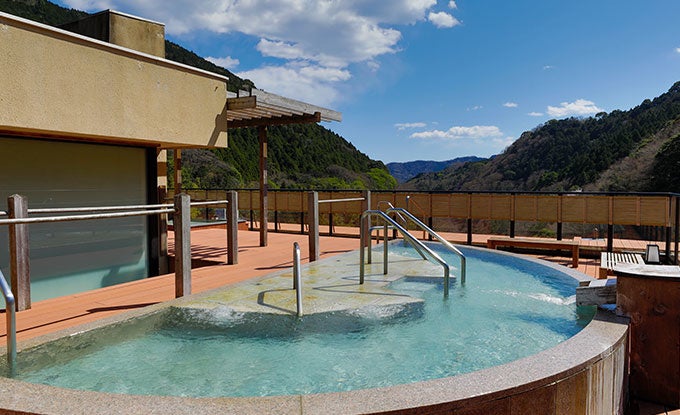 開放感あふれるジャクジー