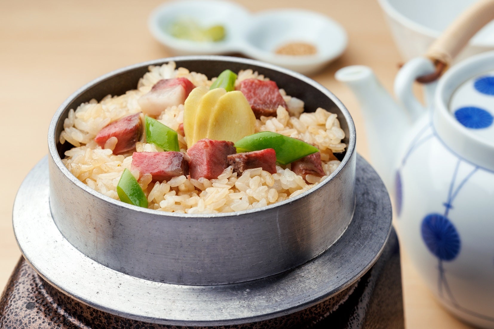 昼食一例「牛釜めし」