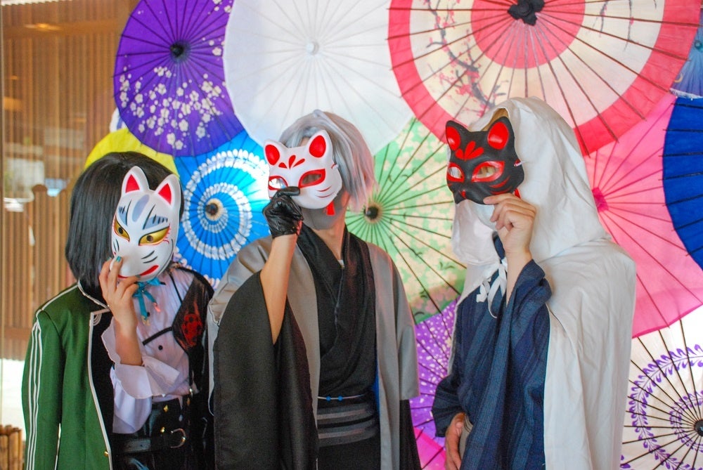 撮影用小道具としてお面や番傘もご用意