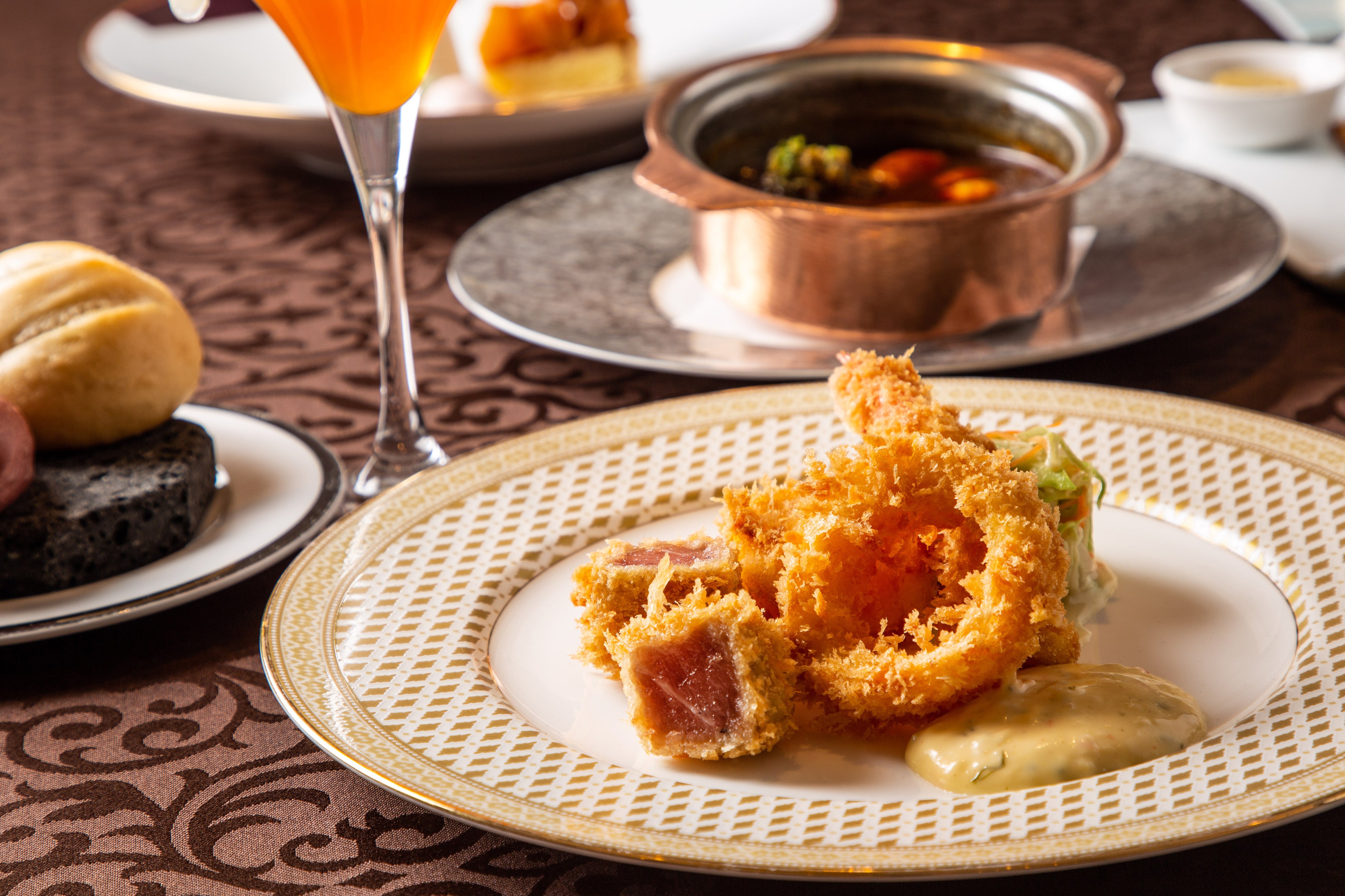 創業以来の人気メニュー「昔懐かしミックスフライ盛り合わせ」