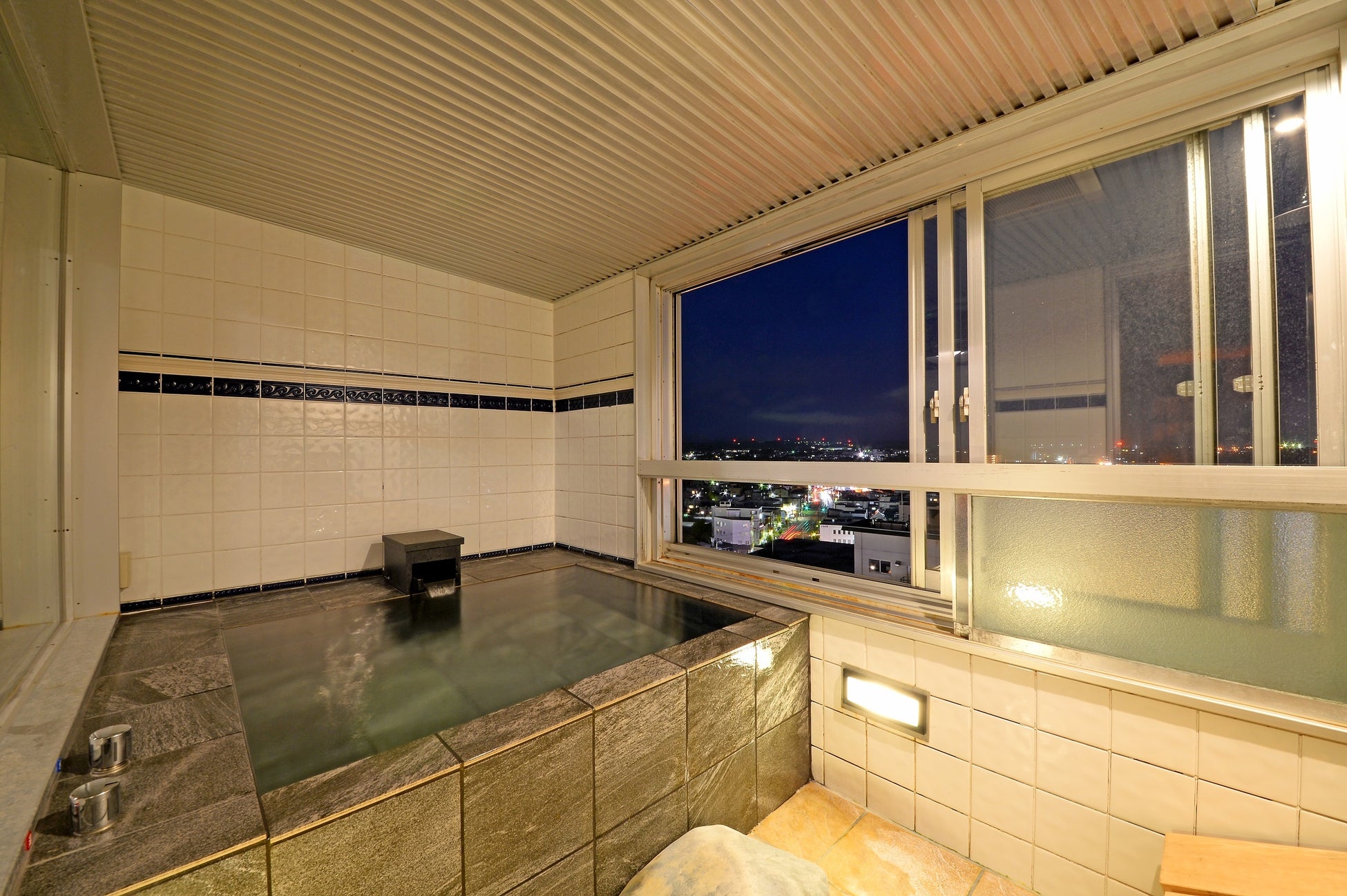 WAMODERN(和モダン)ルーム客室展望風呂