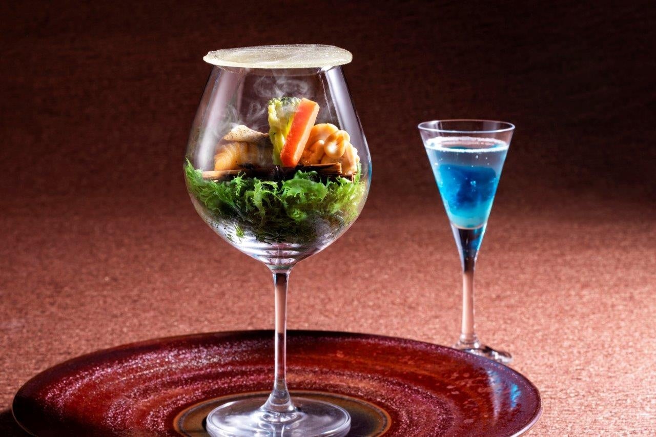 会席の最初を飾る食前酒と先付