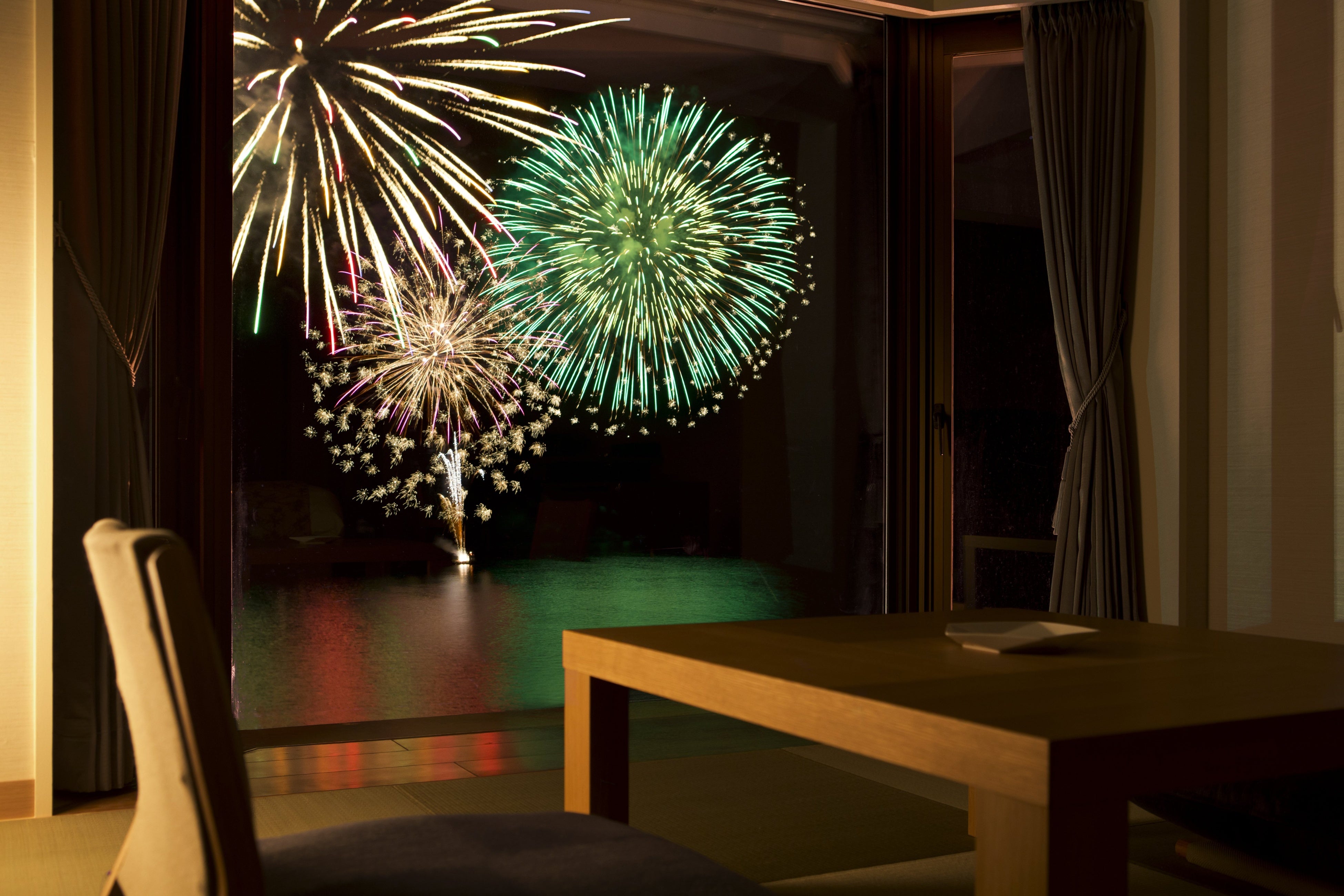 客室から見る「冬花火」