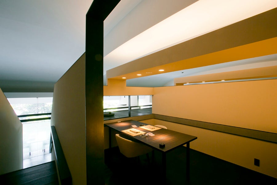 お食事会場一例～半個室～