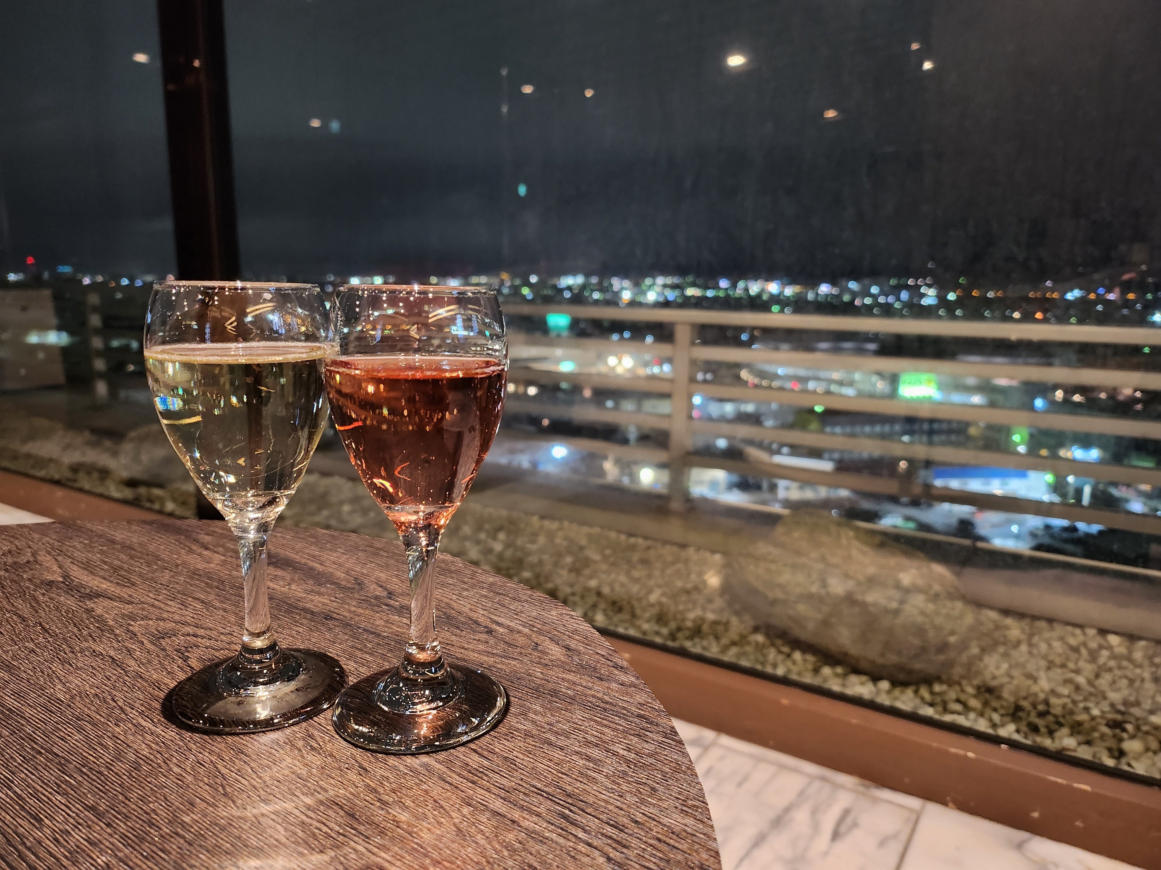 期間限定にてスパークリングワイン