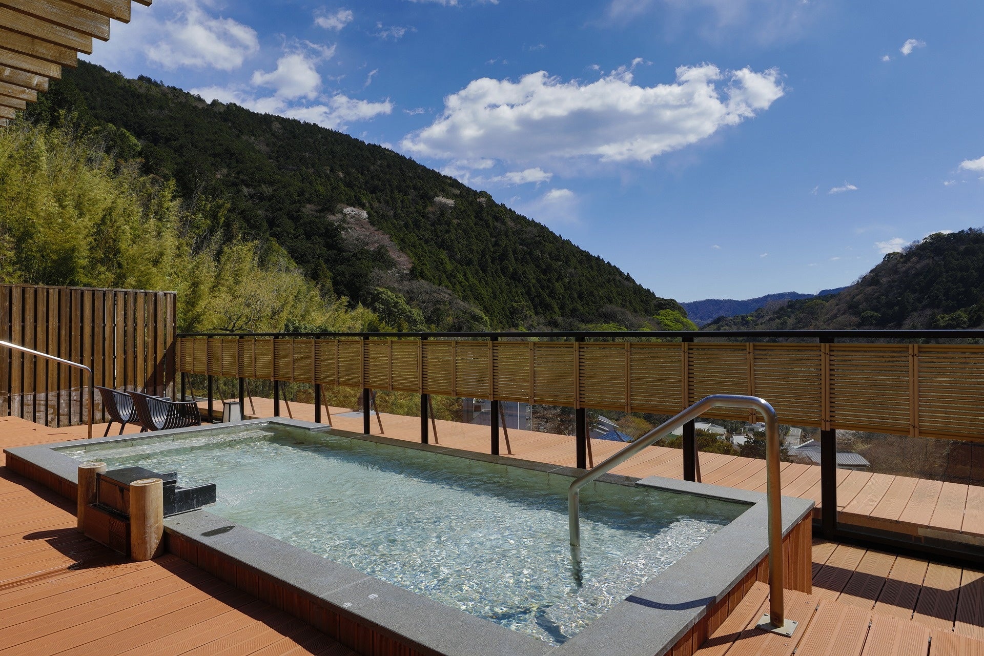 山翠楼　空中露天風呂「大空」