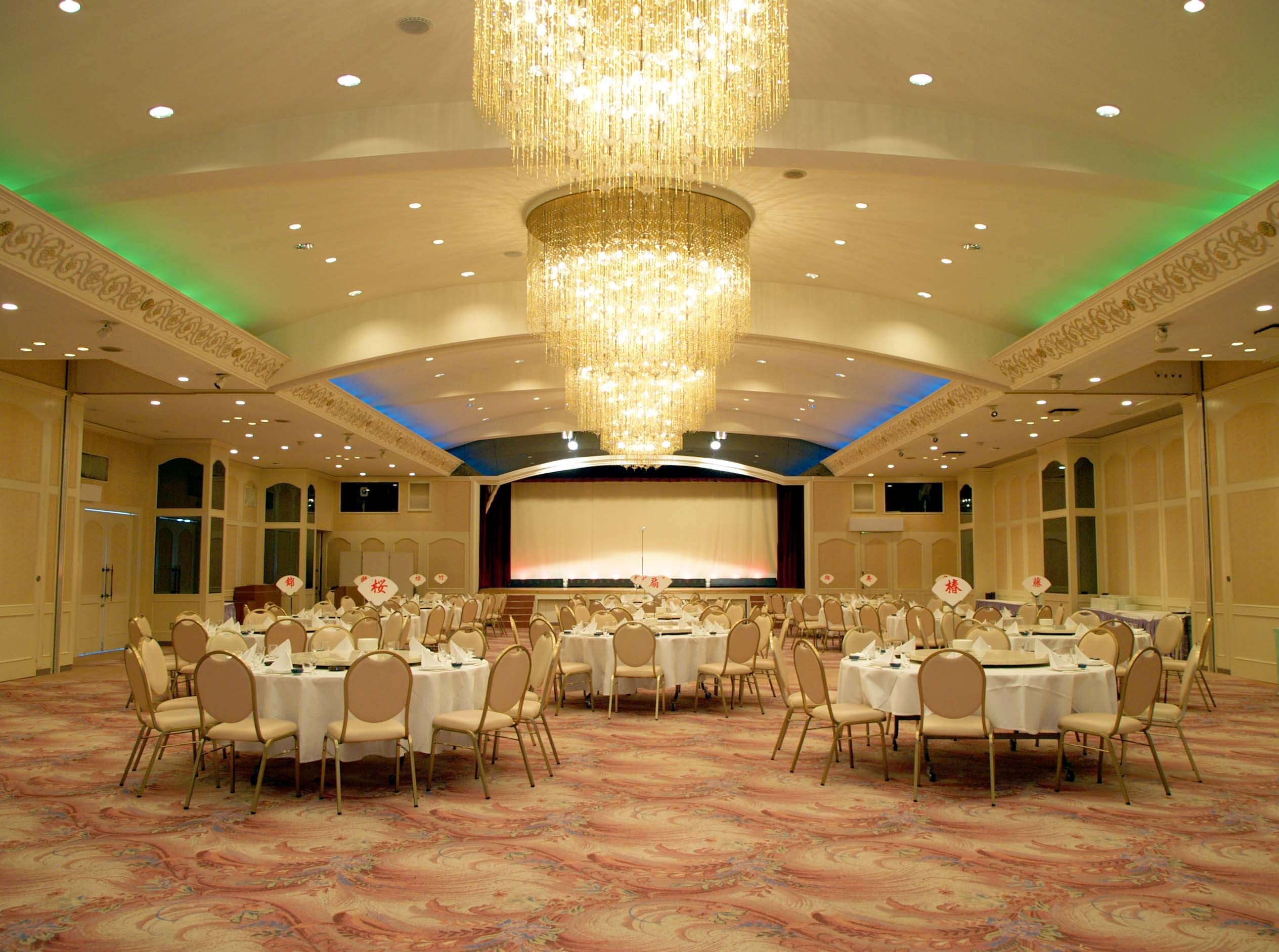 大宴会場から中宴会場まで様々な会場がございます！