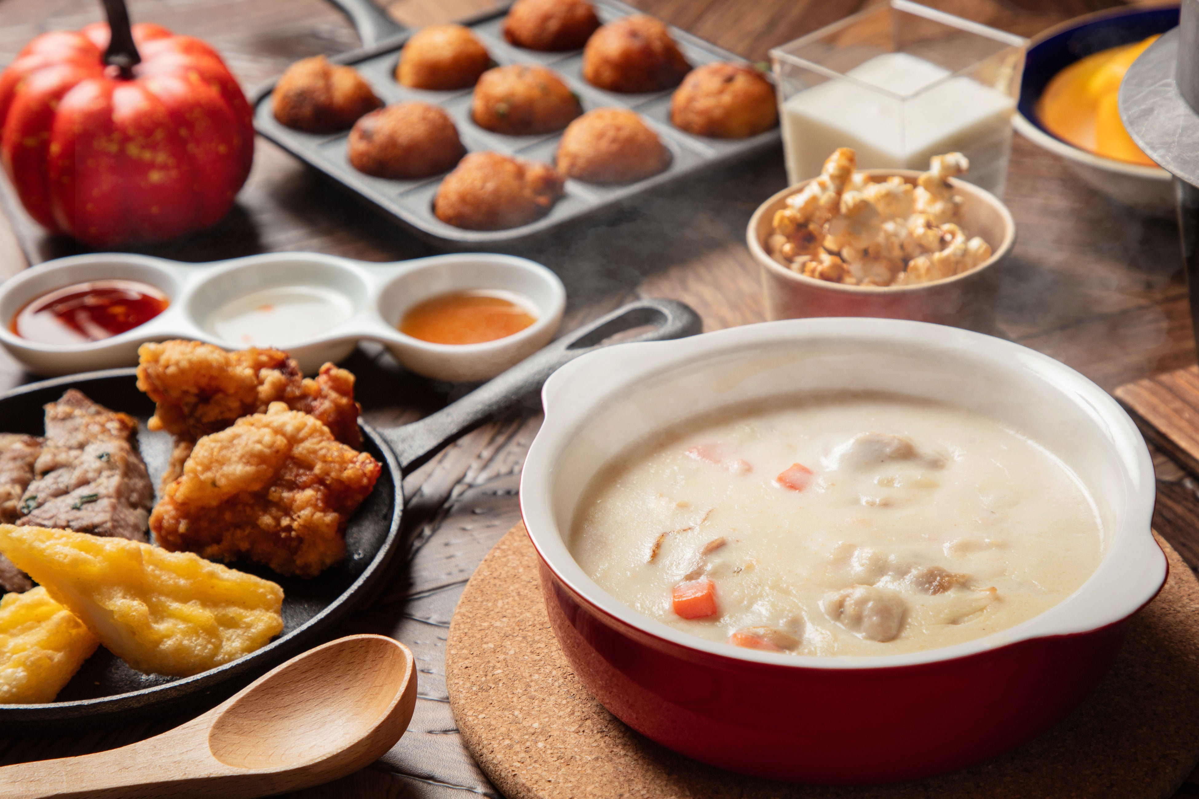 「ホタテ＆鶏肉のクリームシチュー」は道南食材を使用