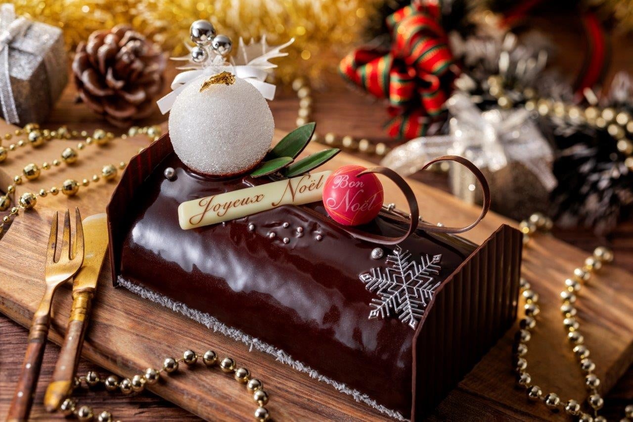 上質なチョコレートを使ったブッシュドノエル。