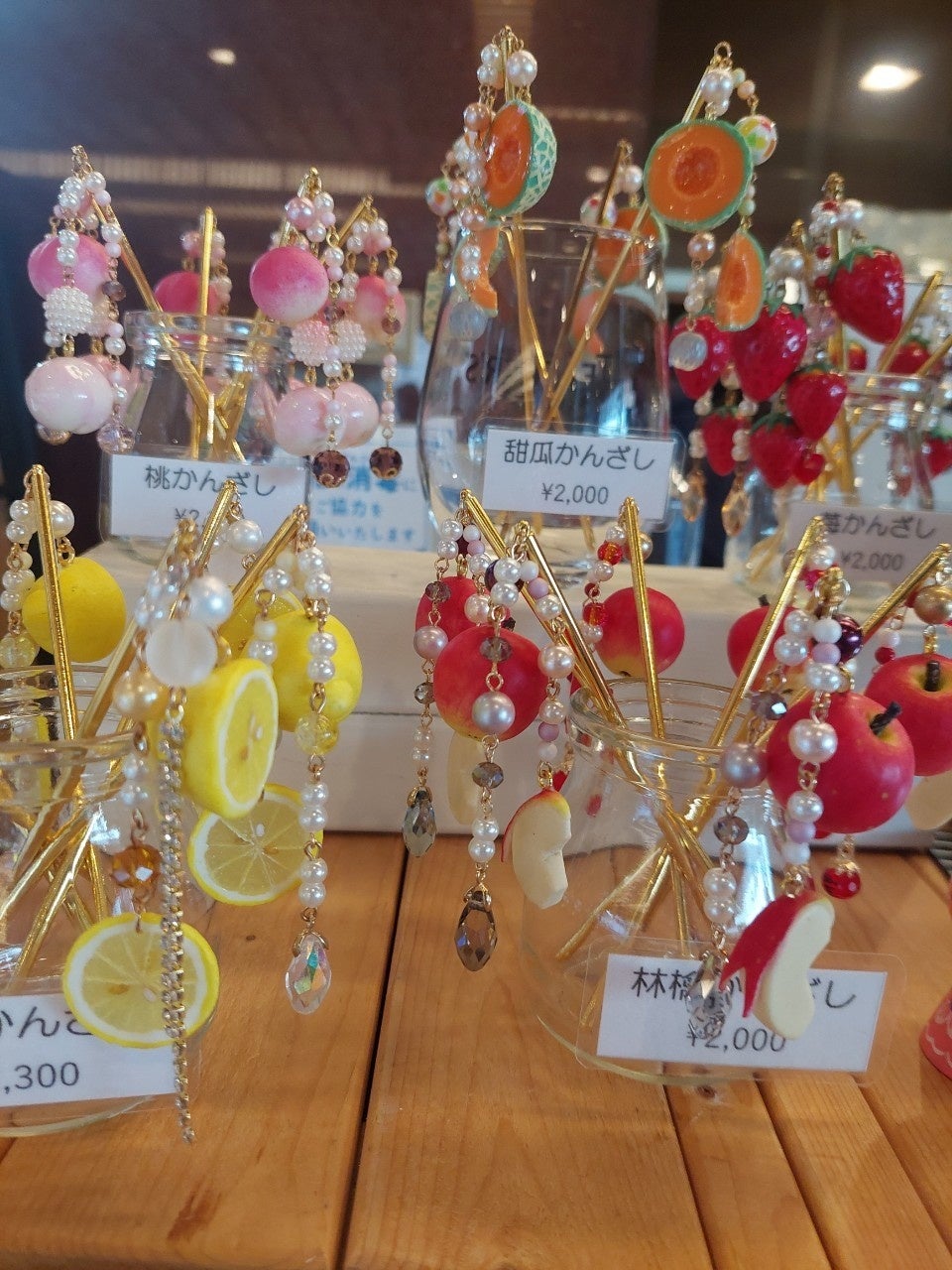 お正月にはぴったりな髪飾りもあるかも?