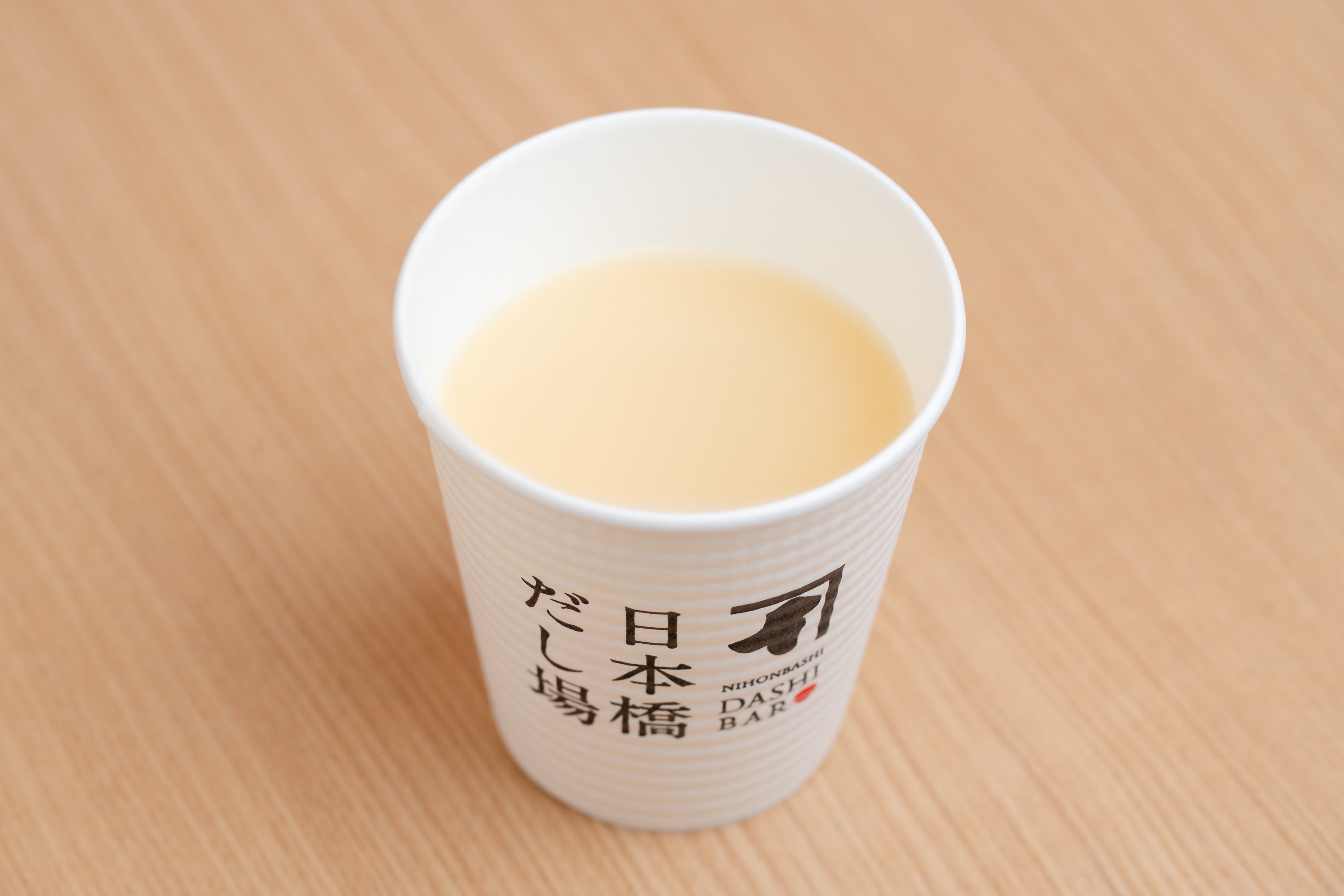 「秋のグルメ、大発見！ COREDO室町 Sweets&Café」企画 鰹節専門店が提案する“だしドリンク”「だし甘酒」 「日本橋だし場 本店」にて10月16日より期間限定販売