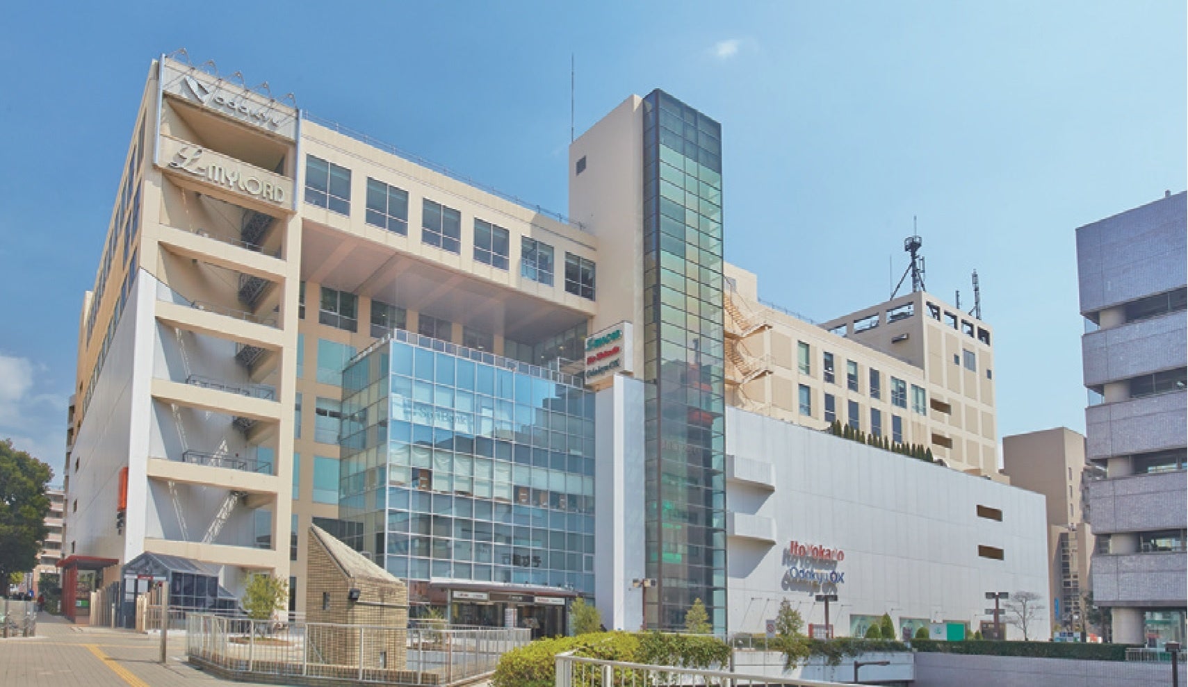 新百合ヶ丘エルミロード 外観