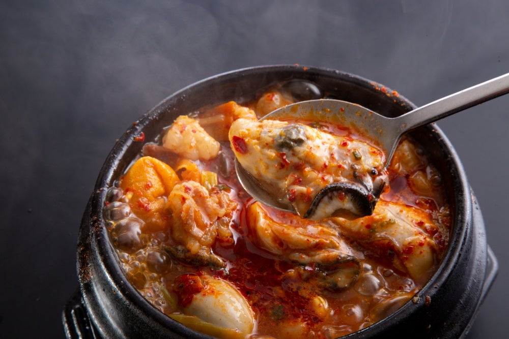 糸島産牡蠣のチゲスープ　1,080円（税込1,188円）