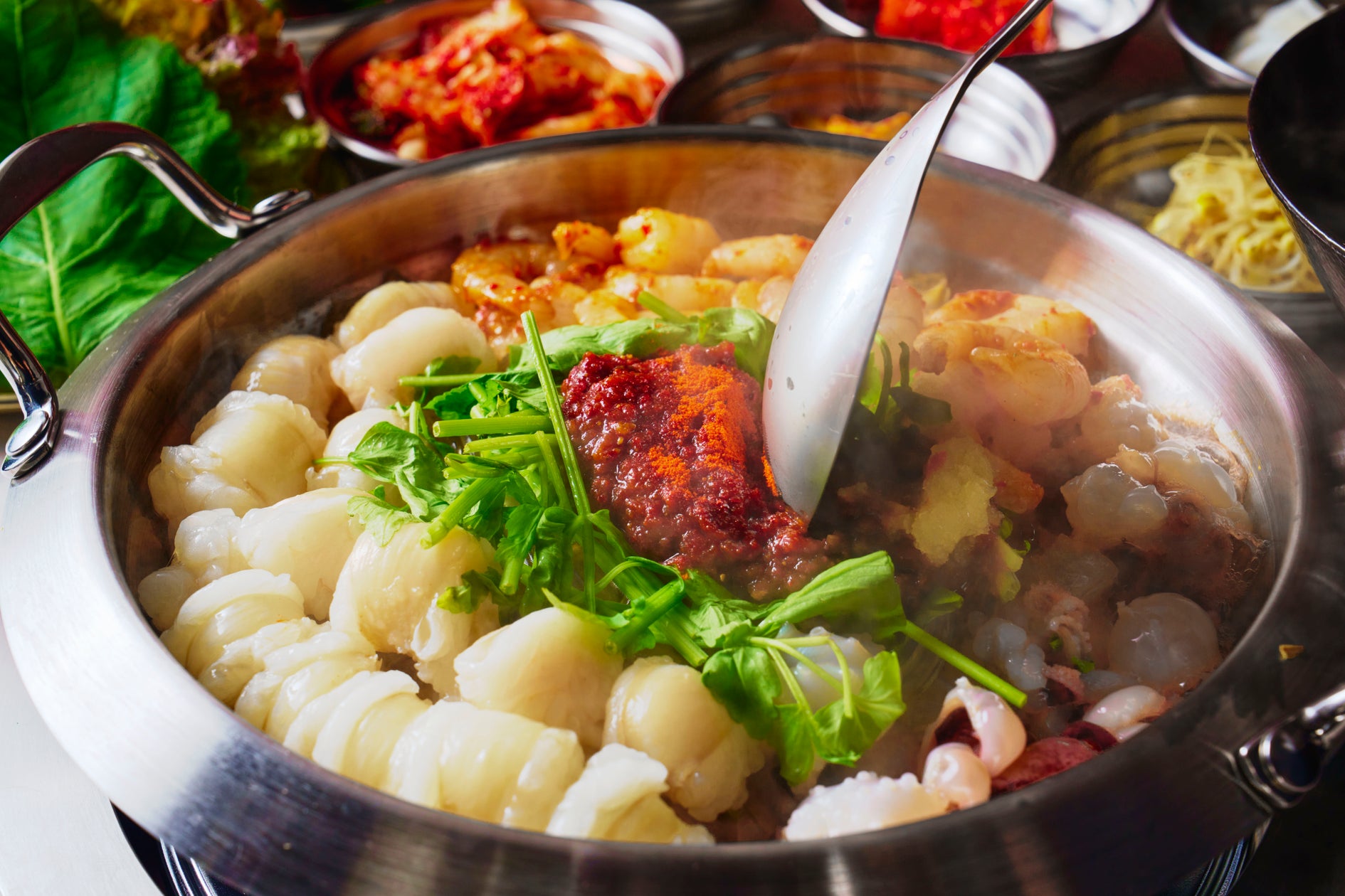 焼肉店が韓国料理業態へ転換、FTG Companyが新ブランド「ハンメ」を大塚に出店