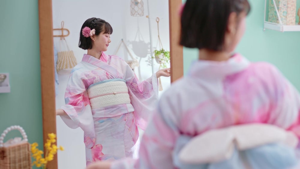 ピンク色の浴衣がお似合いの原さん♡(出典: PR TIMES)