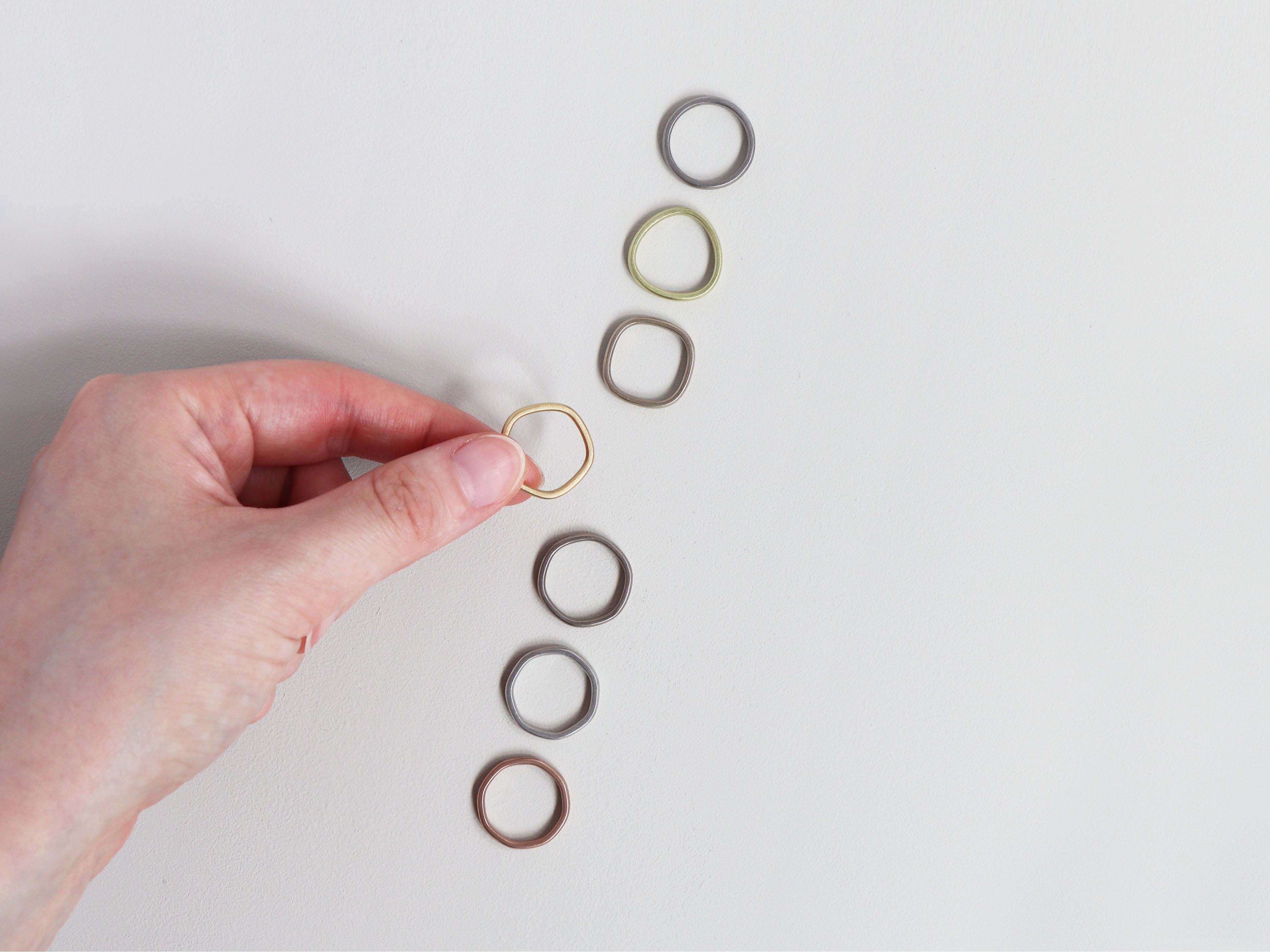 今回発売された4種を加えた全7種の形。