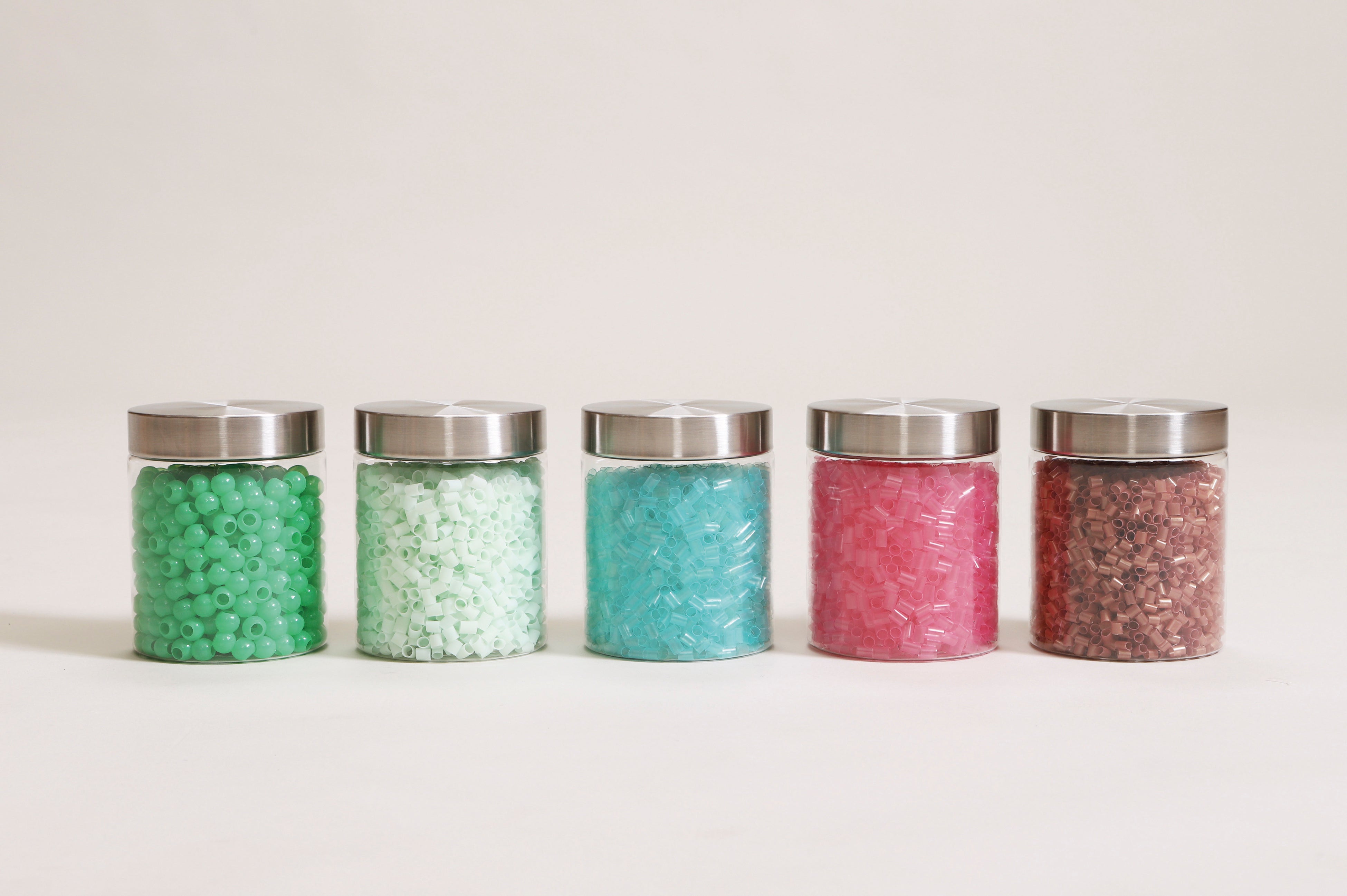 枕の中の素材（画像は10種類のうち5種類を抜粋）