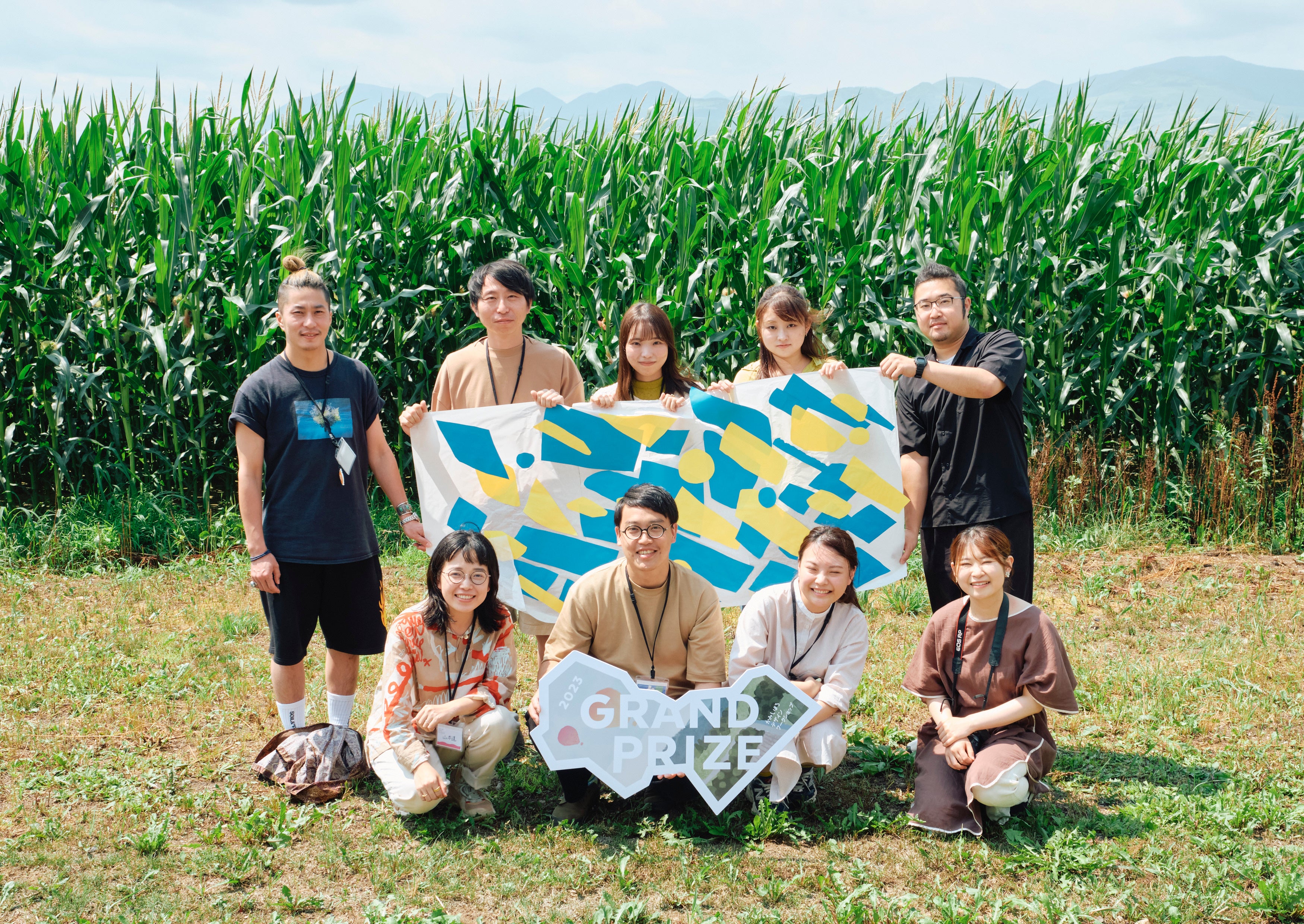 下段左から2番目が徐さん