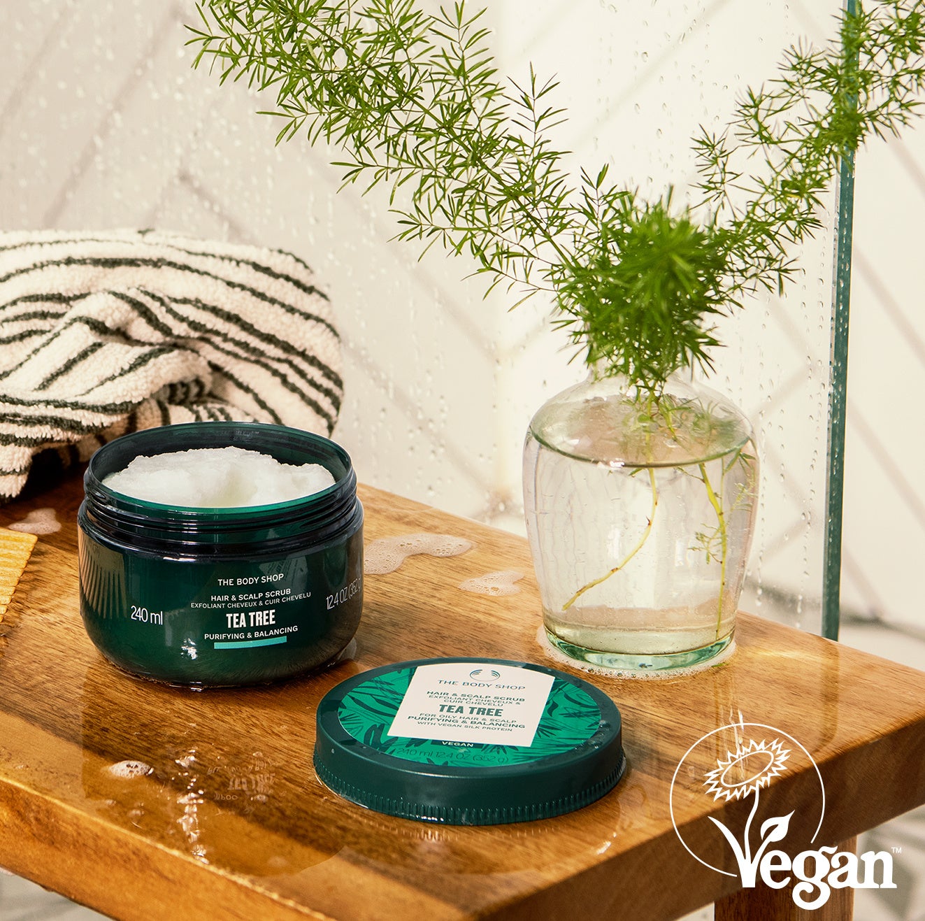 肌をクリーンに保つ人気のティーツリーシリーズからスクラブ入り冷感シャンプーが誕生 ティーツリー クリア バランシング ヘアスクラブ ザボディショップ ジャパン株式会社のプレスリリース 肌をクリーンに保つ人気のティーツリーシリーズからスクラブ入り冷感シャンプーが誕生 ティーツリー クリア バランシング ヘアスクラブ ザボディショップ ジャパン株式会社のプレスリリース