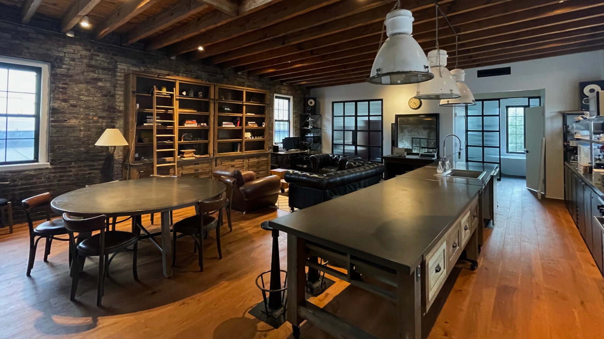 フリーアドレス・共用スペース