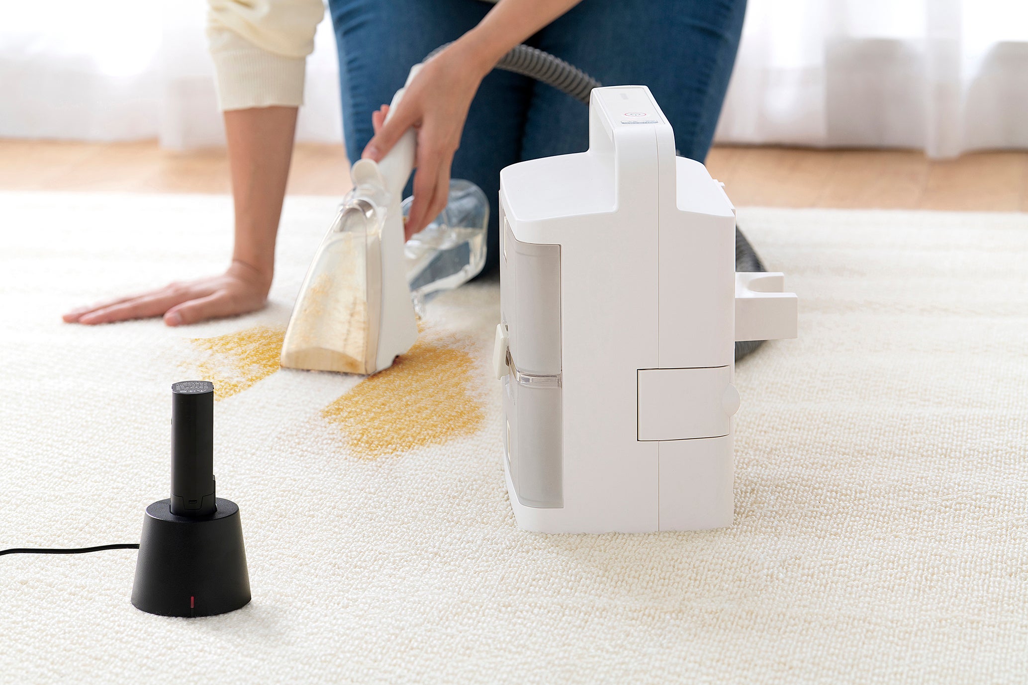 コードレスリンサークリーナー マンション住まいの方でも車のシートの洗浄に使いやすく 「コードレス