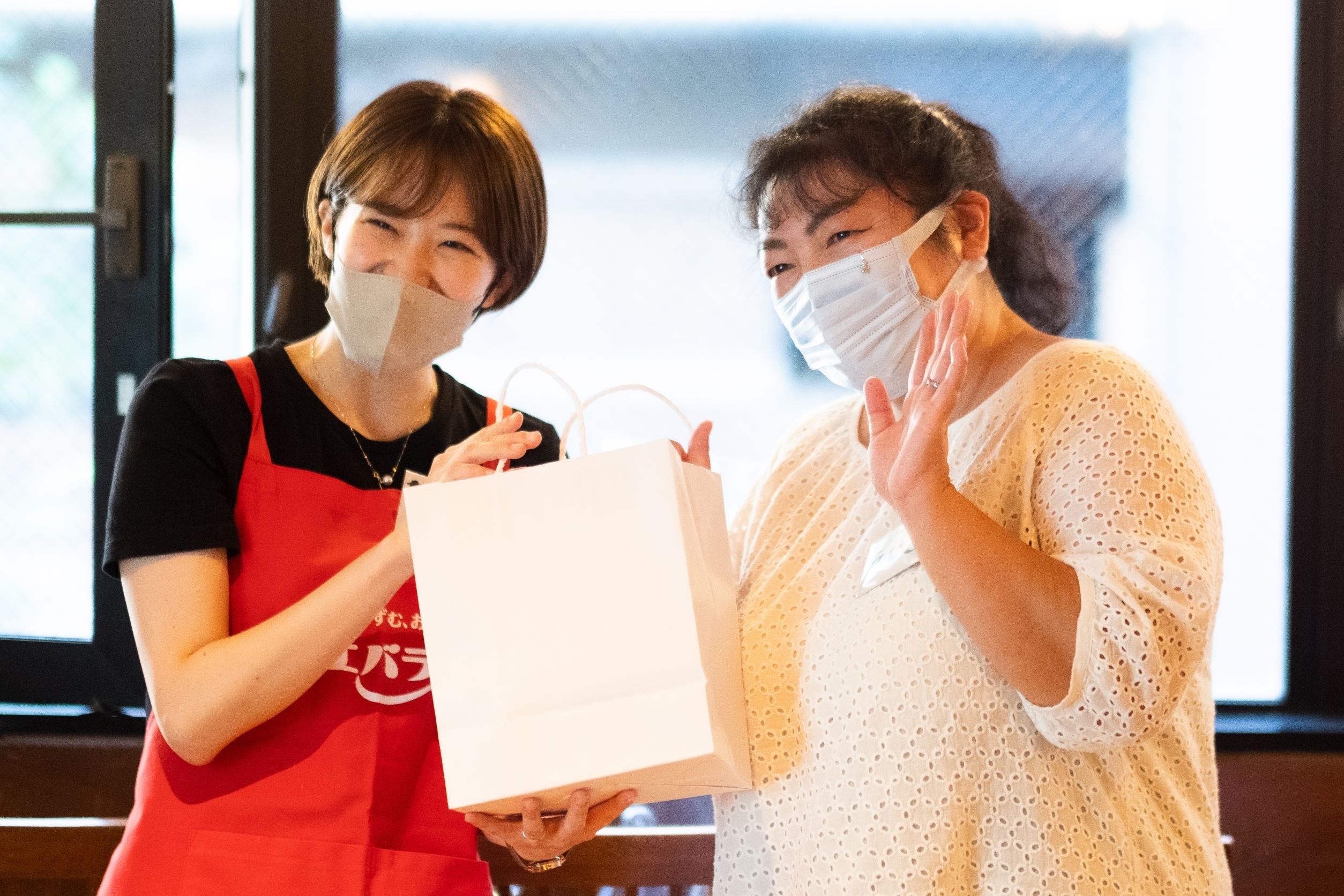 景品贈呈の様子