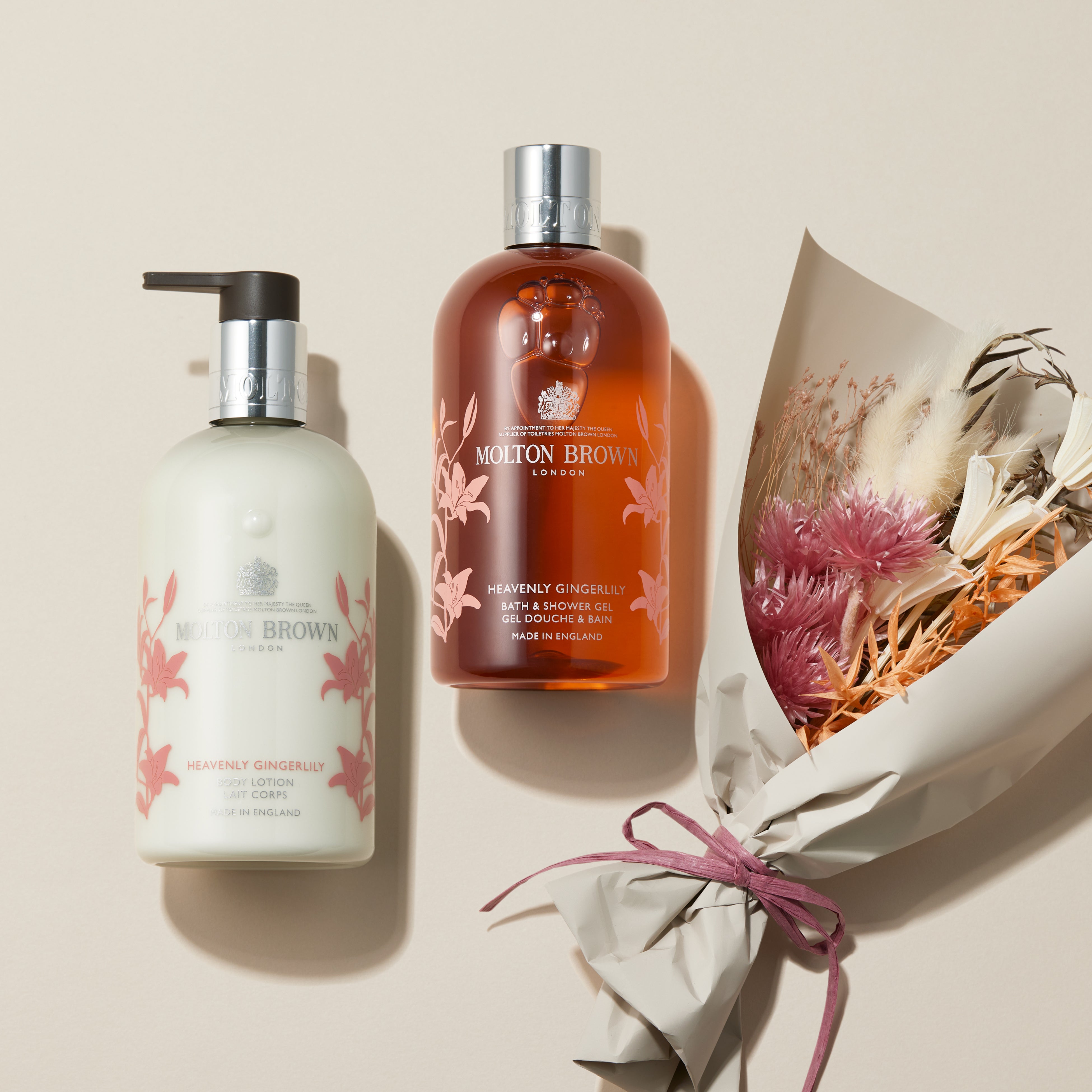 ボディアイテムにドライフラワーブーケを添えて