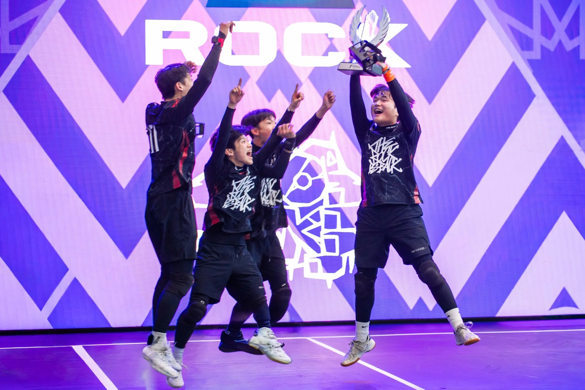 HADO世界大会、アブダビで熱戦！日本3位、未来スポーツの進化