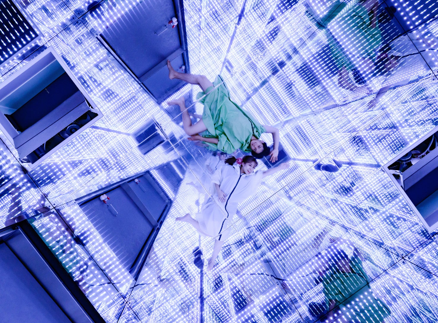 「増幅と冷凍の部屋」は、寒くて壮大な異空間