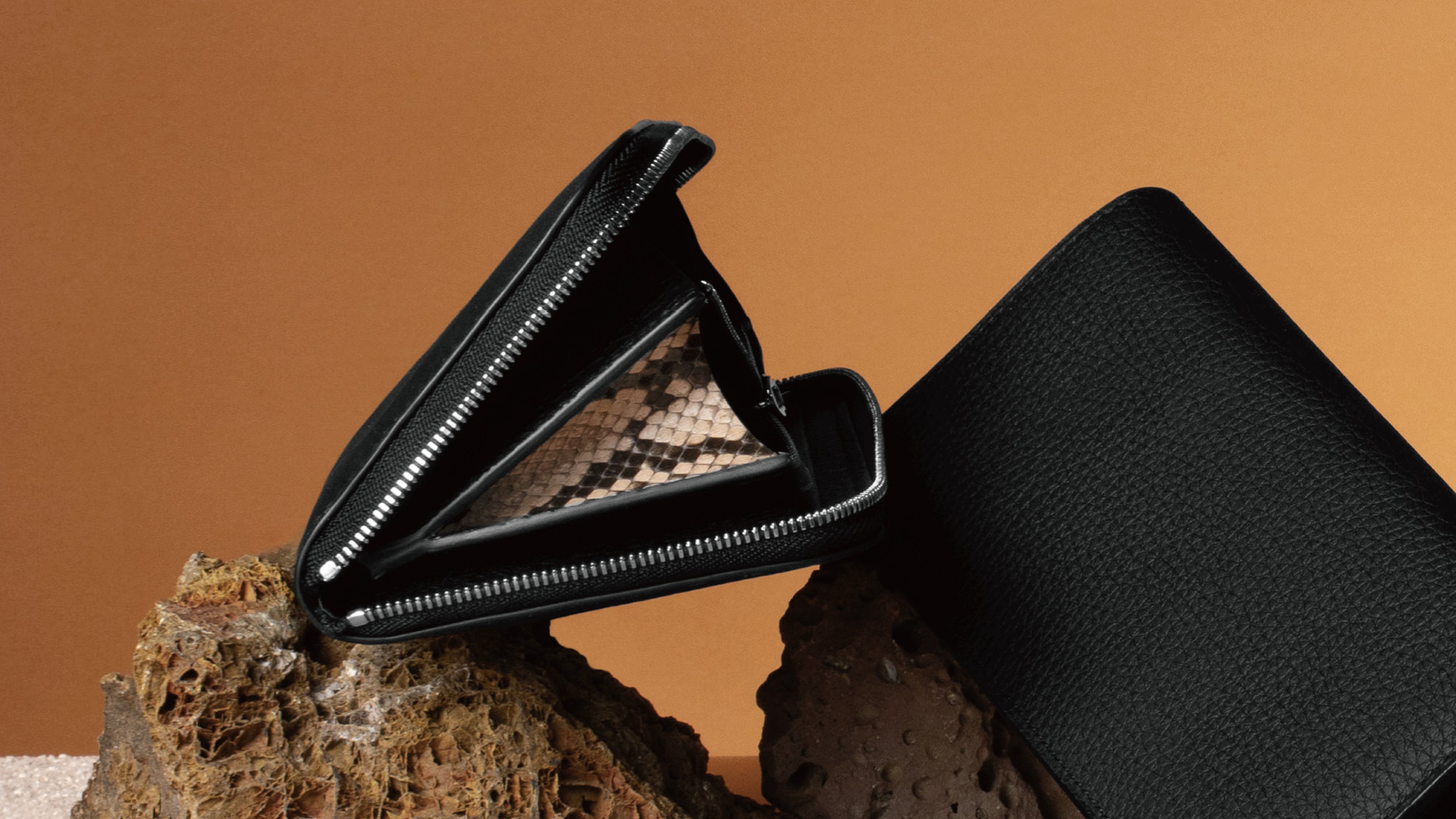 31.01 トリヨンVERSOパイソン ラウンドジップウォレット