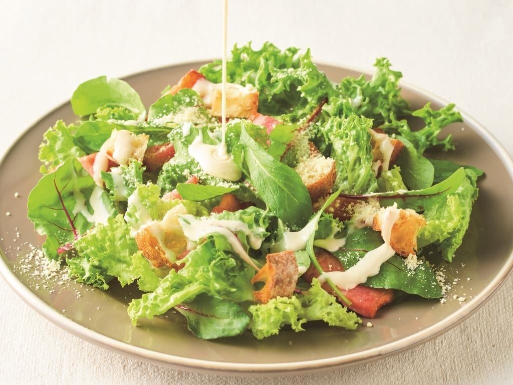 季節の葉野菜のサラダ