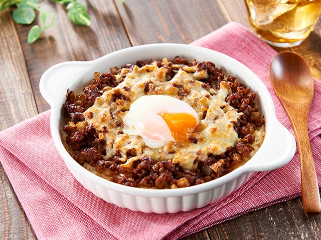 調理例：からめて焼くだけ。ミートドリア_かけるデミグラスソース業務用４９０_イカリソース