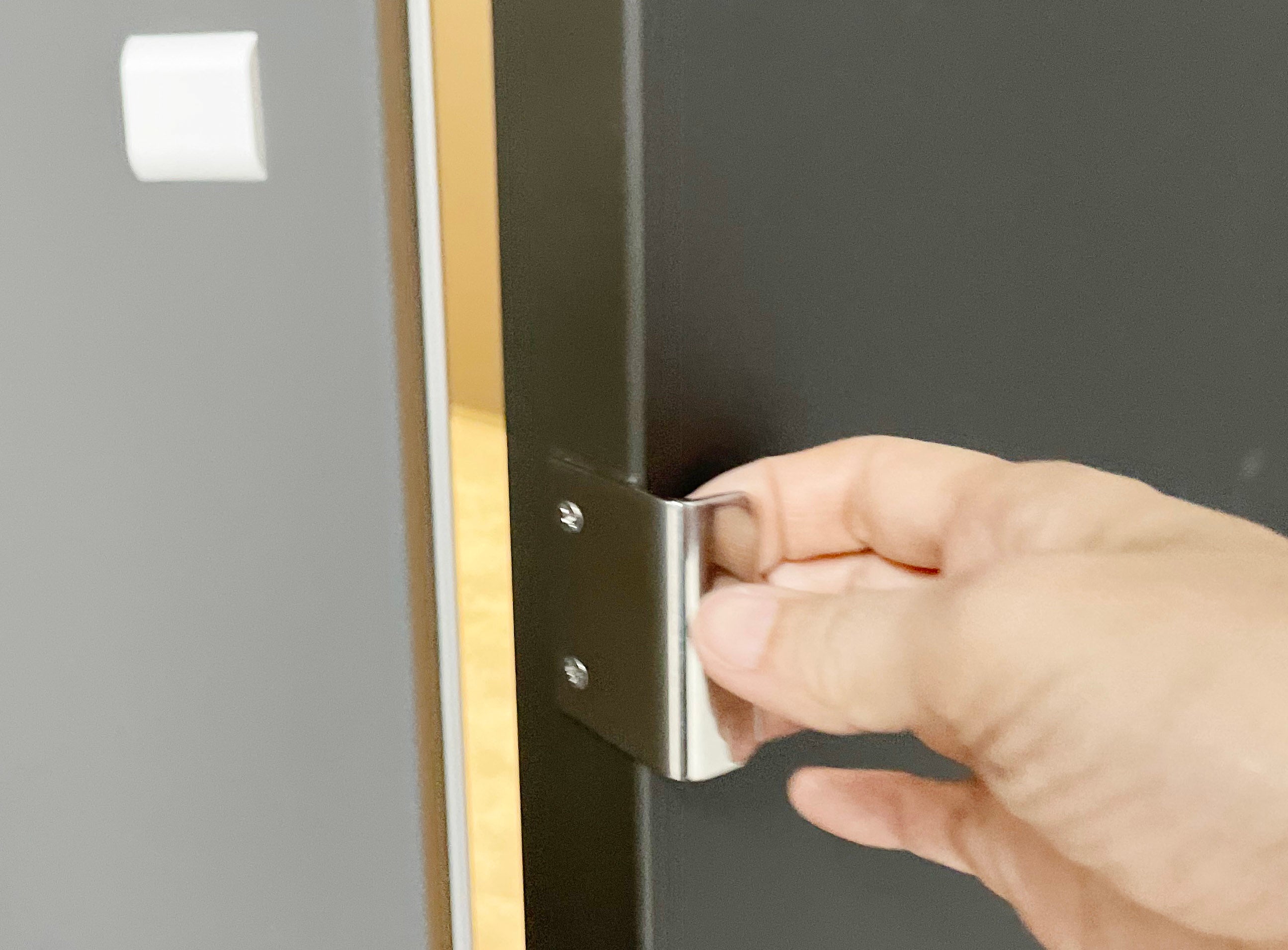 停電時には手で開閉可能