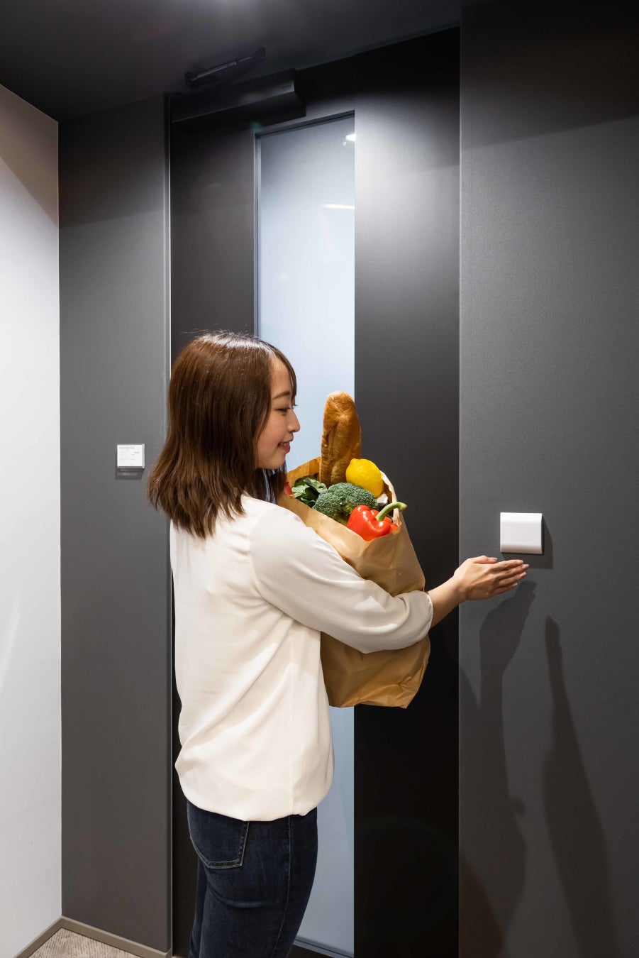 全国初 手を触れず開閉する 家庭用 自動開きドア 発売開始 コロナ下の安心安全と 冷暖房効率アップ 神谷コーポレーションのプレスリリース 全国初 手を触れず開閉する 家庭用 自動開きドア 発売開始 コロナ下の安心安全と 冷暖房効率アップ 神谷コーポレーションのプレスリリース